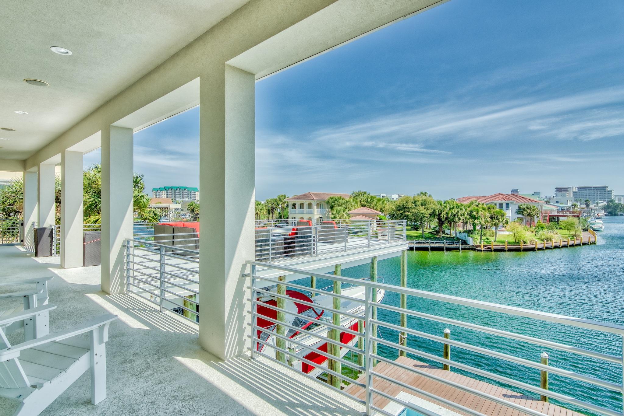 HOLIDAY ISLE LOT 12 BLK E - Residential