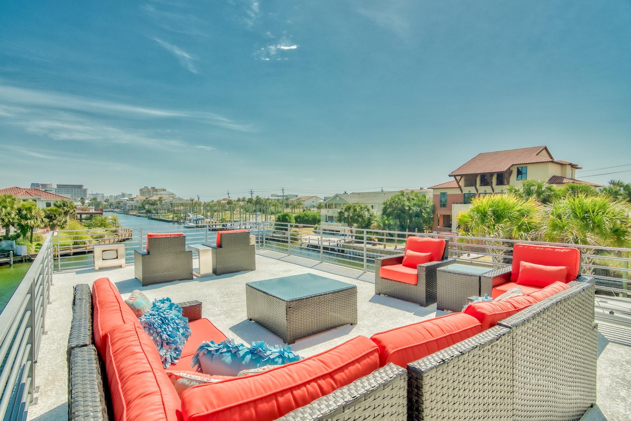 HOLIDAY ISLE LOT 12 BLK E - Residential