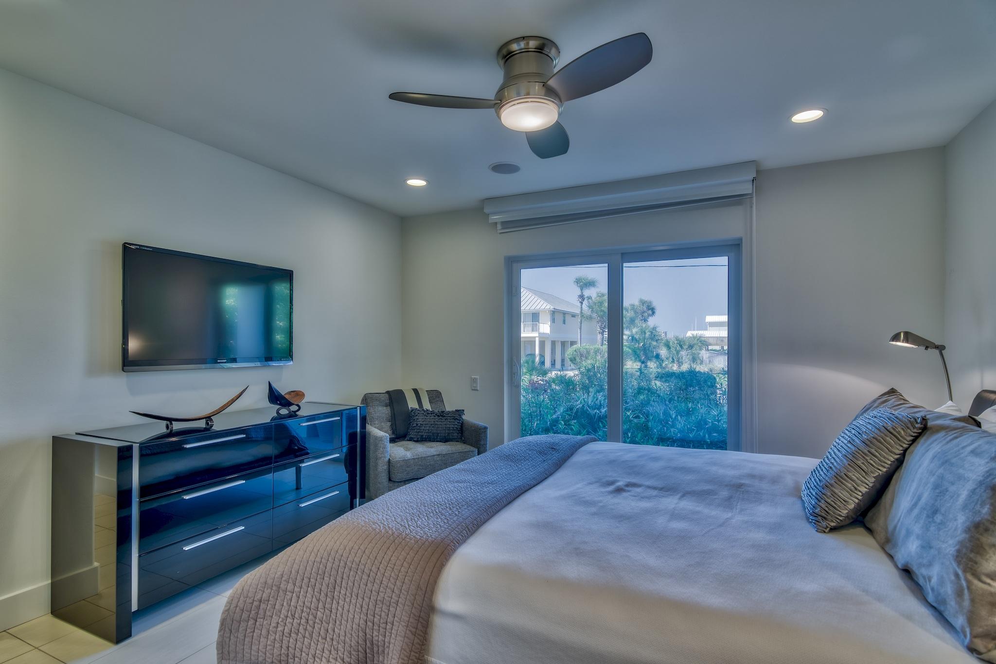 HOLIDAY ISLE LOT 12 BLK E - Residential