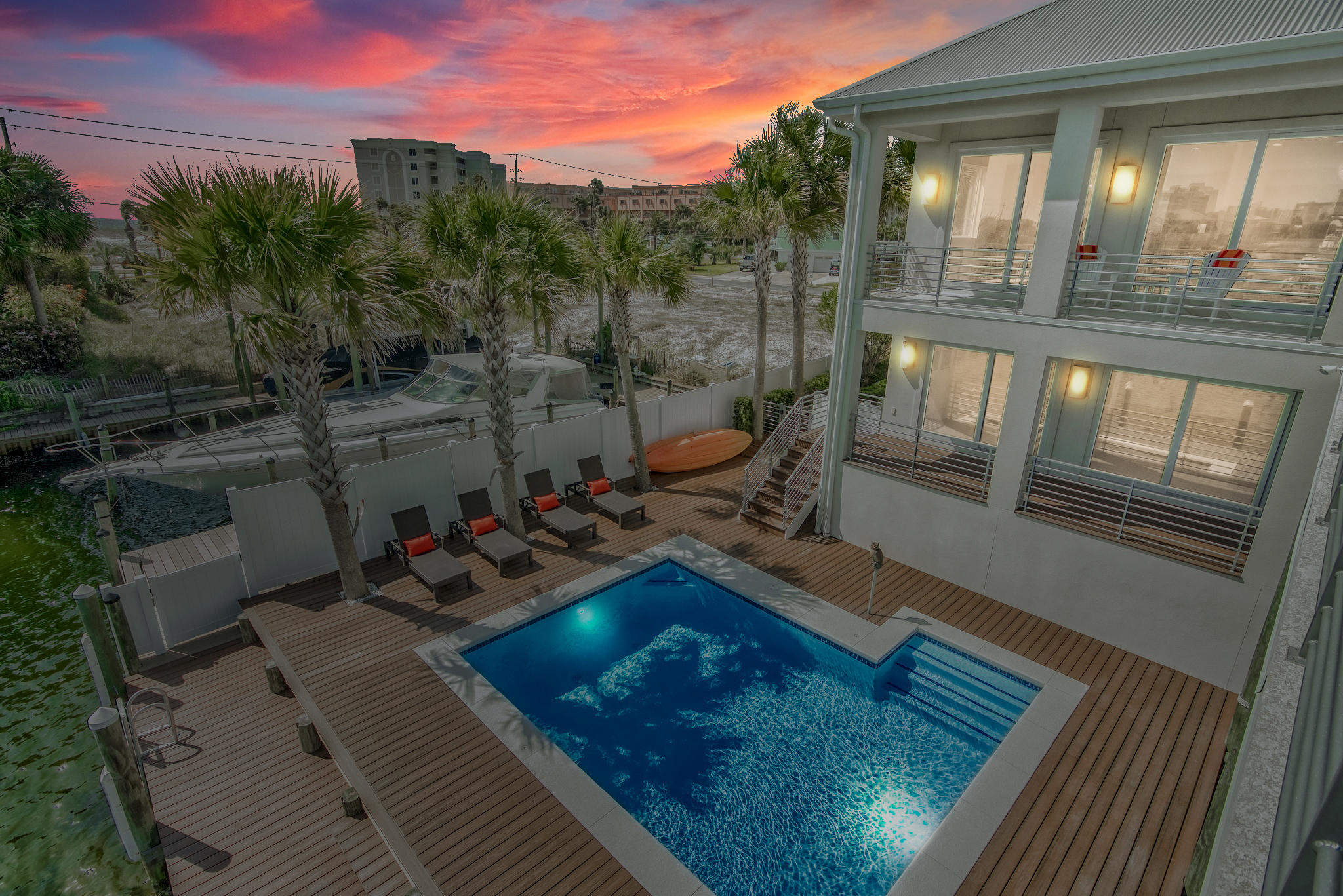 HOLIDAY ISLE LOT 12 BLK E - Residential