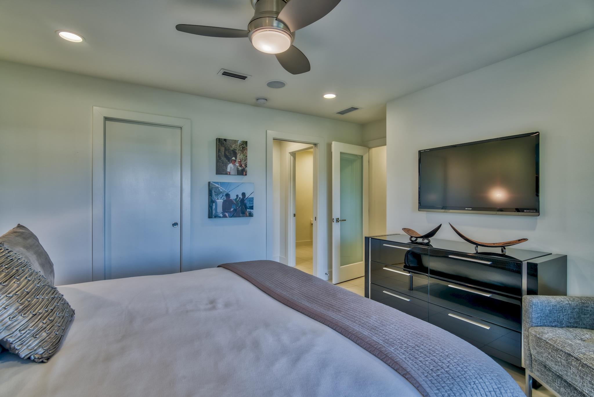 HOLIDAY ISLE LOT 12 BLK E - Residential