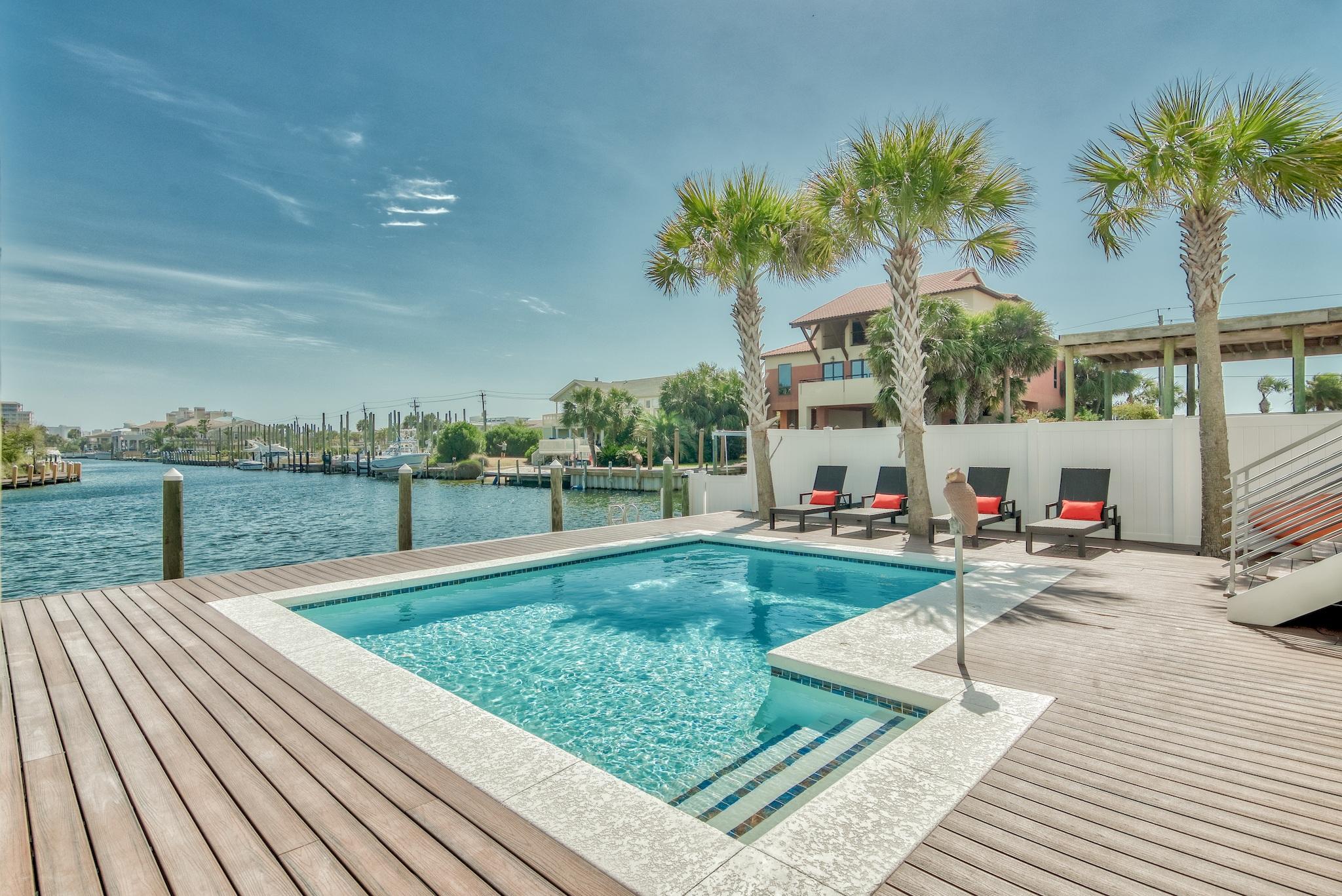 HOLIDAY ISLE LOT 12 BLK E - Residential