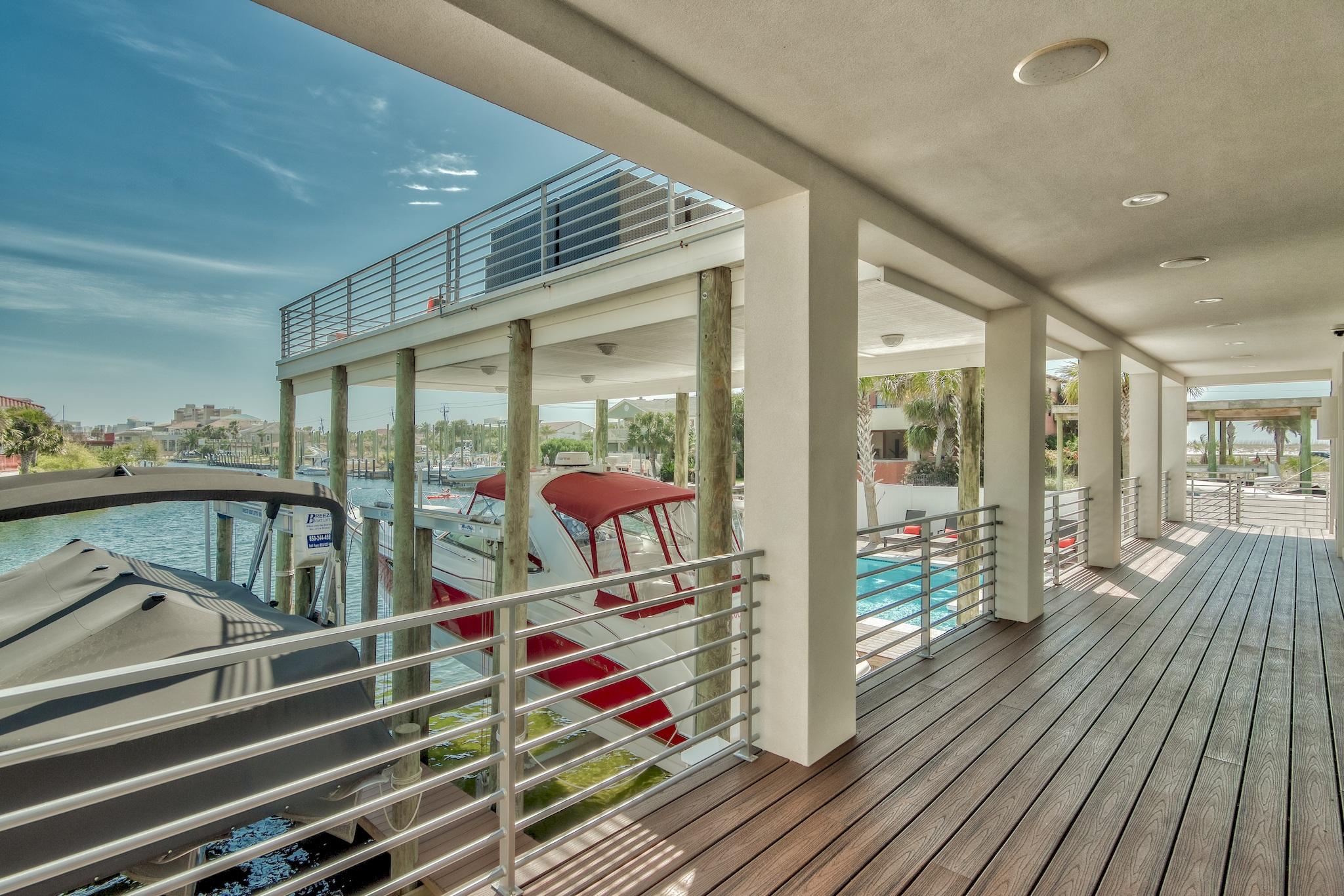 HOLIDAY ISLE LOT 12 BLK E - Residential