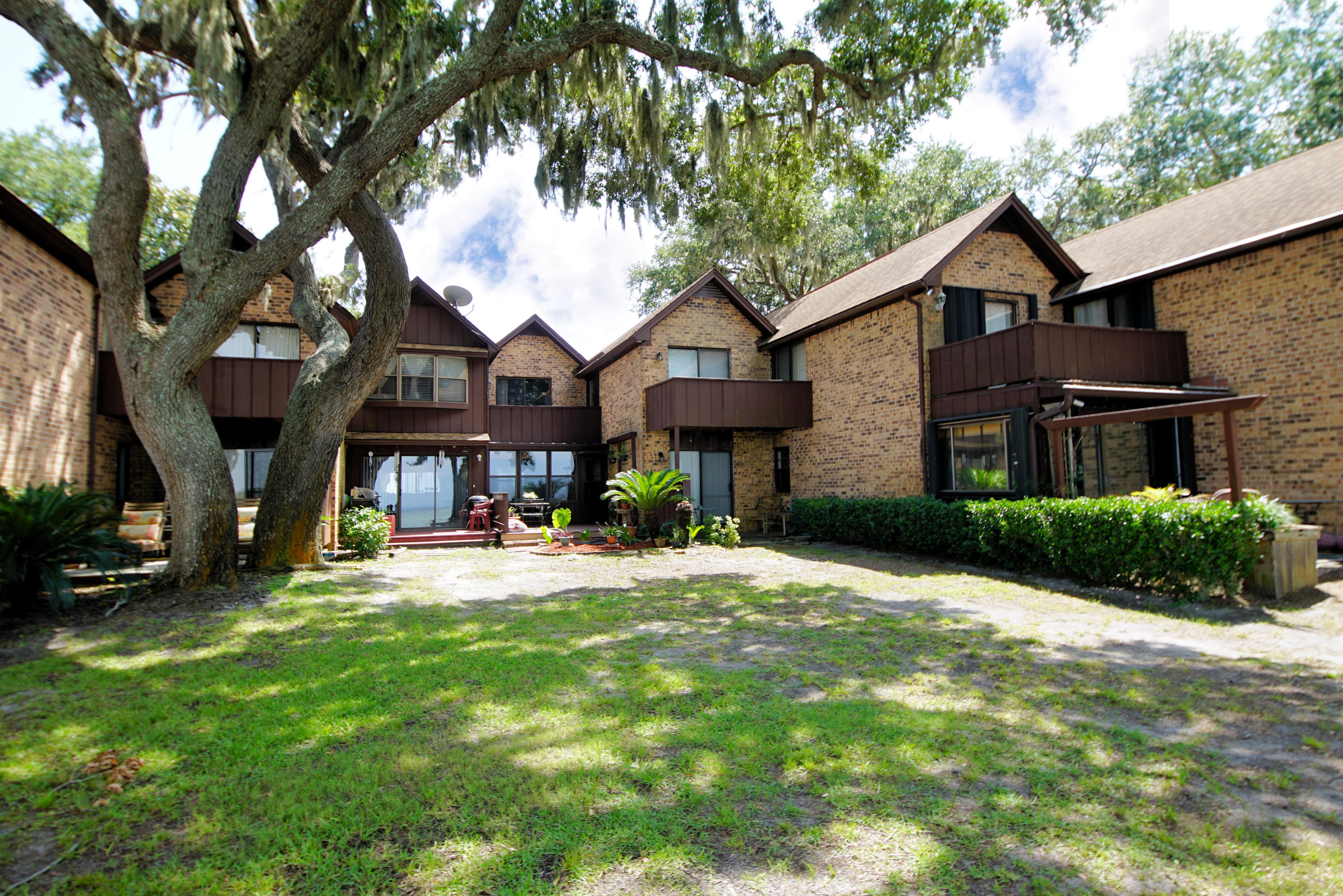 MOSSEY COVE T/H - Residential