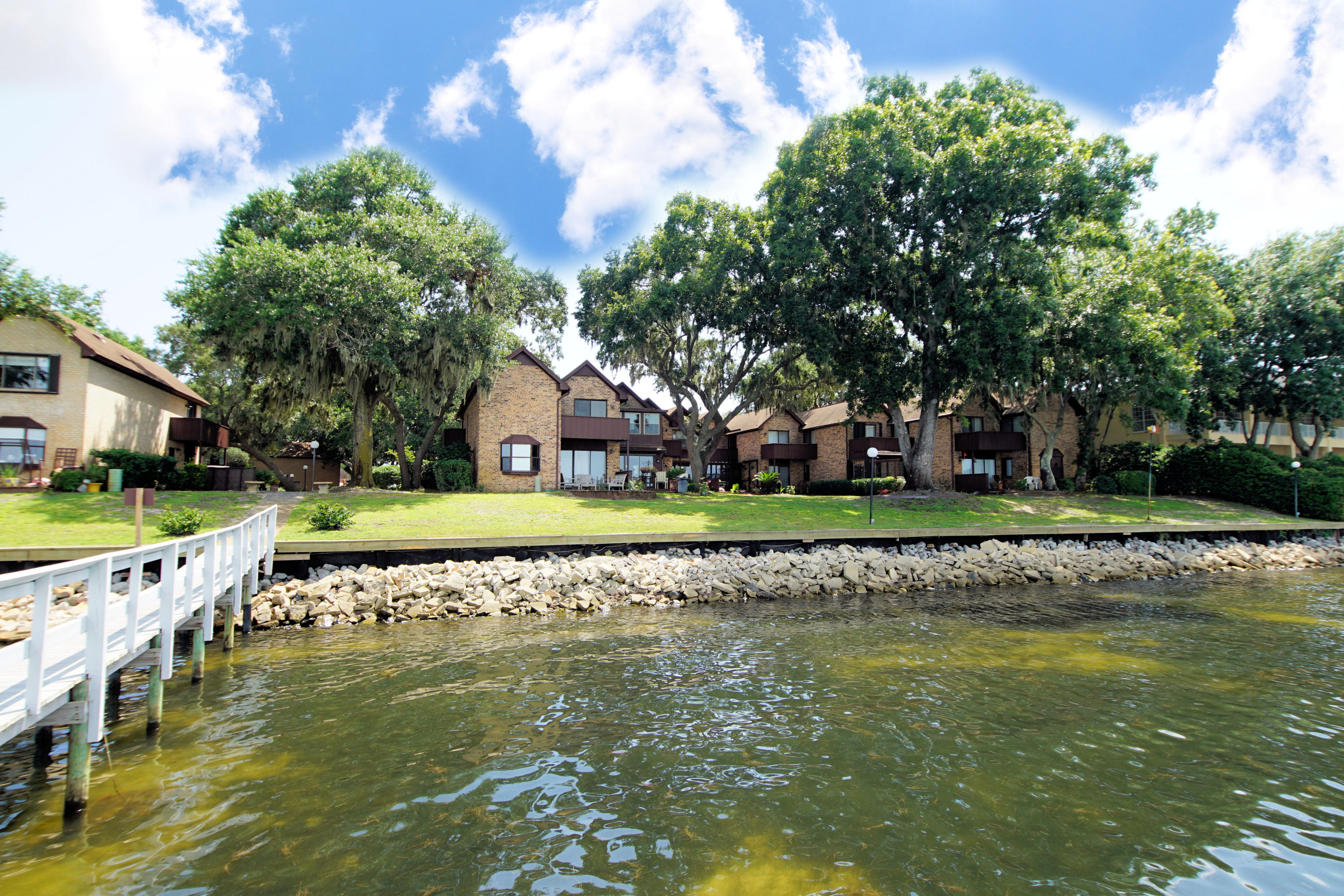 MOSSEY COVE T/H - Residential