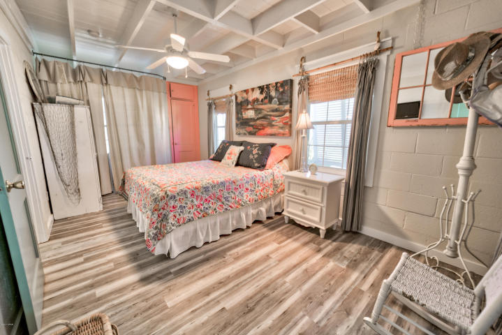 SANTA MONICA BEACH - Residential