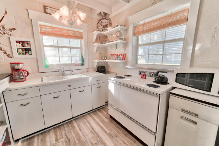 SANTA MONICA BEACH - Residential