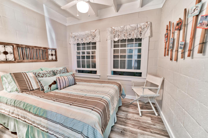 SANTA MONICA BEACH - Residential