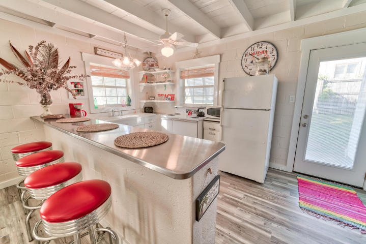 SANTA MONICA BEACH - Residential