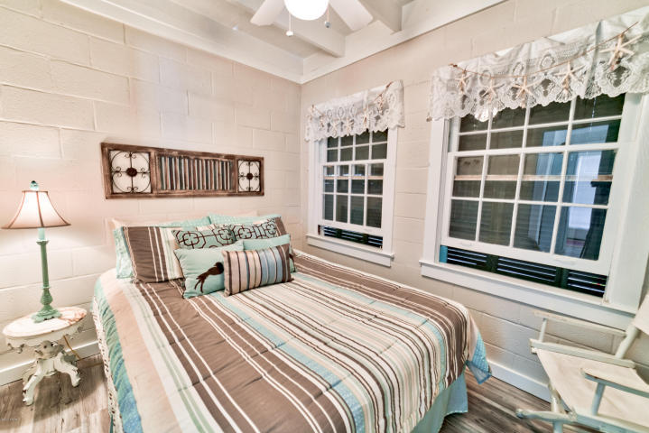 SANTA MONICA BEACH - Residential