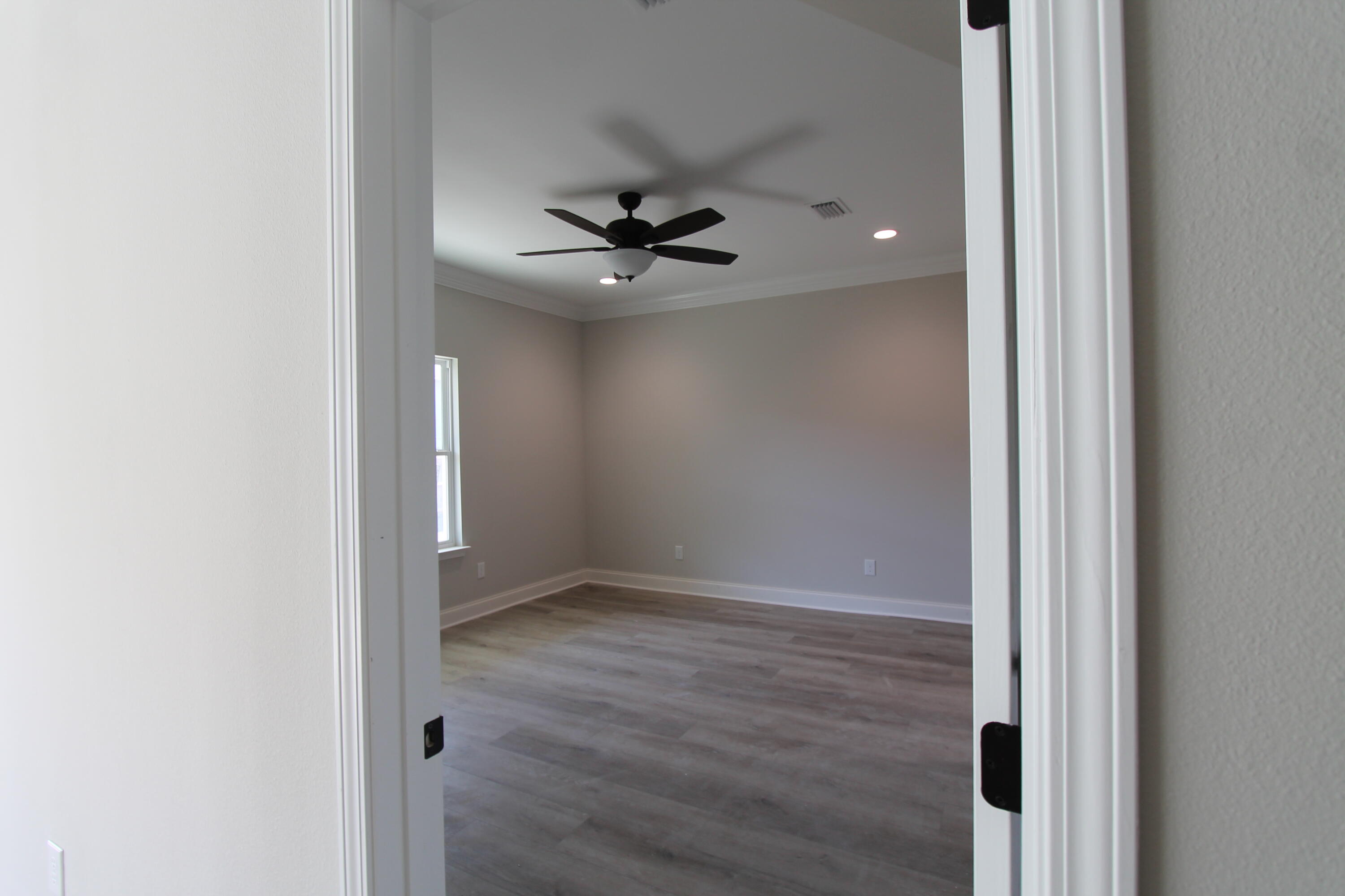CRESCENT SHORES - Residential