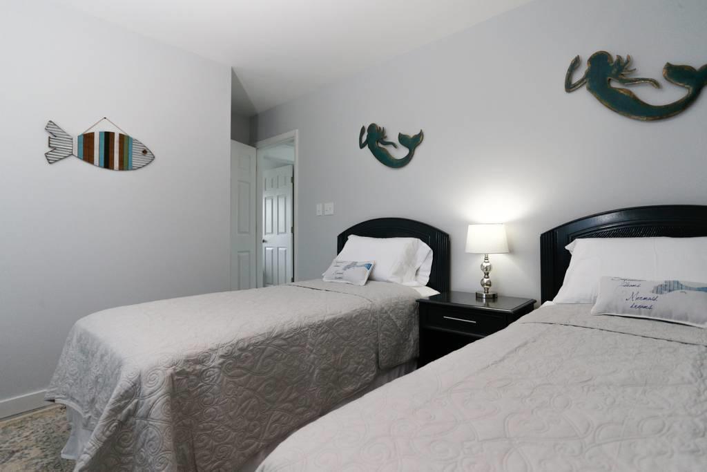 CRYSTAL VILLAGE 2 CONDO PH 2 - Residential Lease