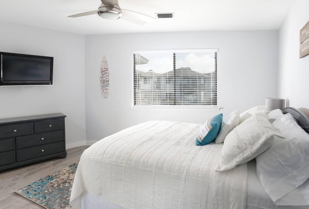 CRYSTAL VILLAGE 2 CONDO PH 2 - Residential Lease