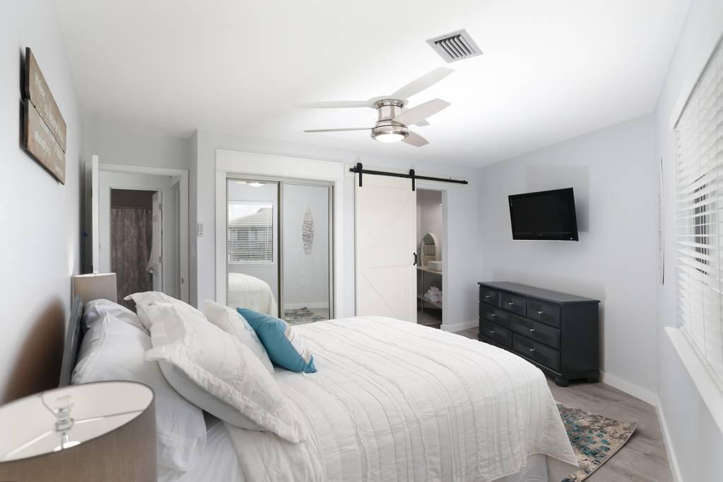 CRYSTAL VILLAGE 2 CONDO PH 2 - Residential Lease