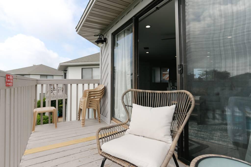 CRYSTAL VILLAGE 2 CONDO PH 2 - Residential Lease