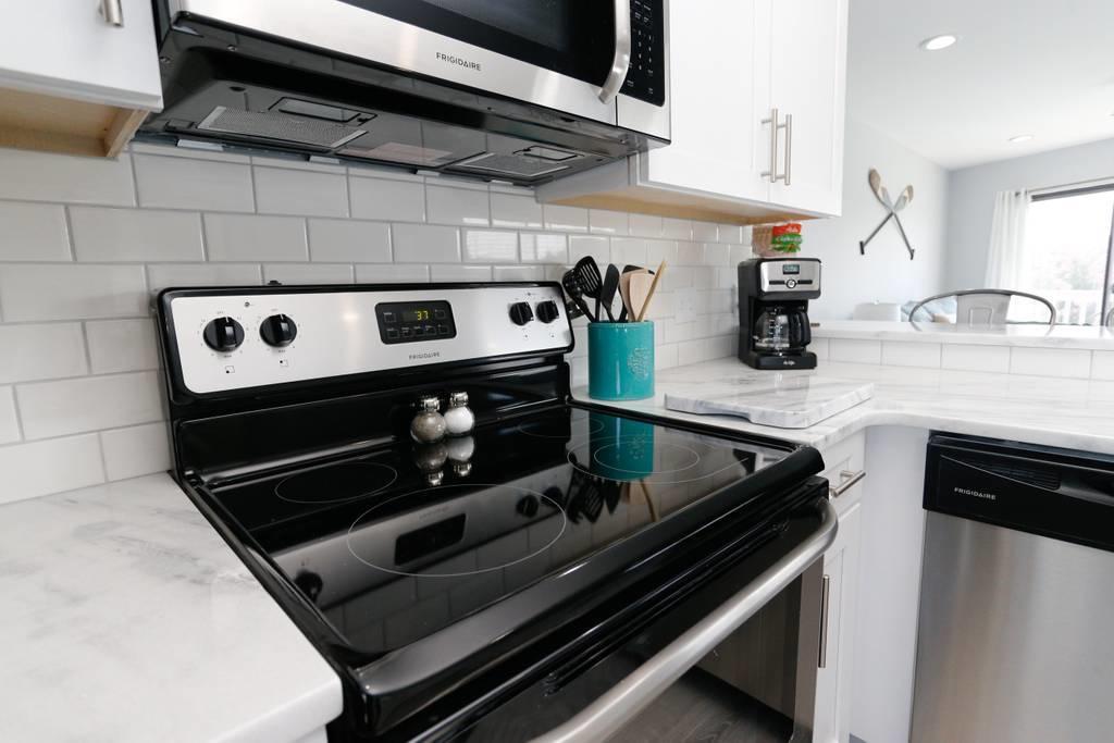 CRYSTAL VILLAGE 2 CONDO PH 2 - Residential Lease