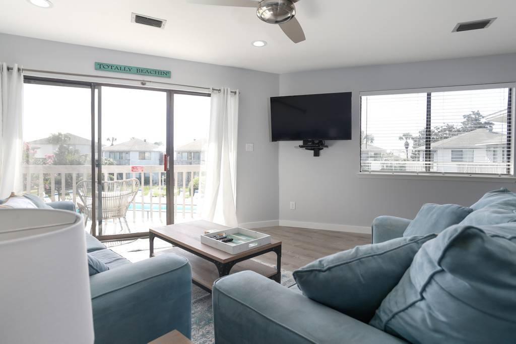 CRYSTAL VILLAGE 2 CONDO PH 2 - Residential Lease