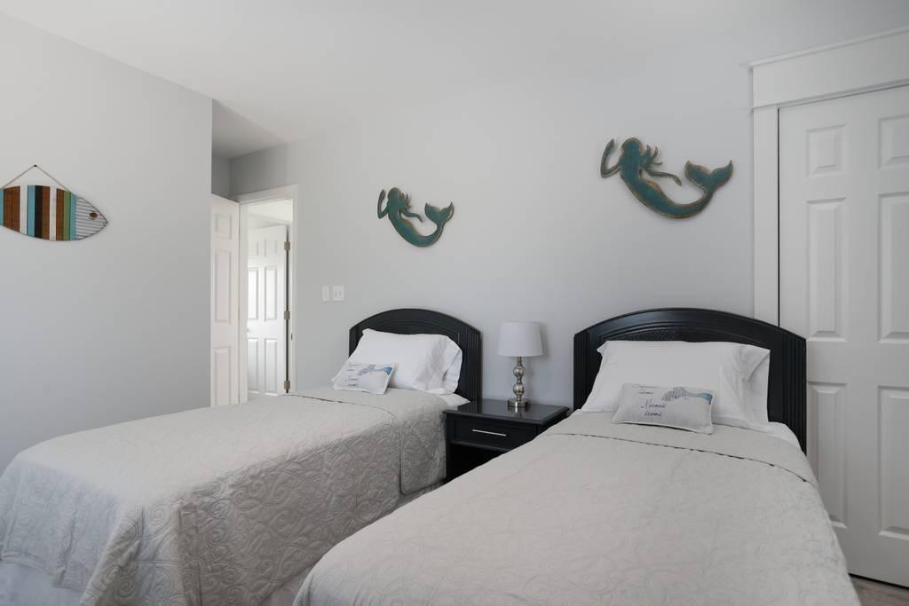 CRYSTAL VILLAGE 2 CONDO PH 2 - Residential Lease