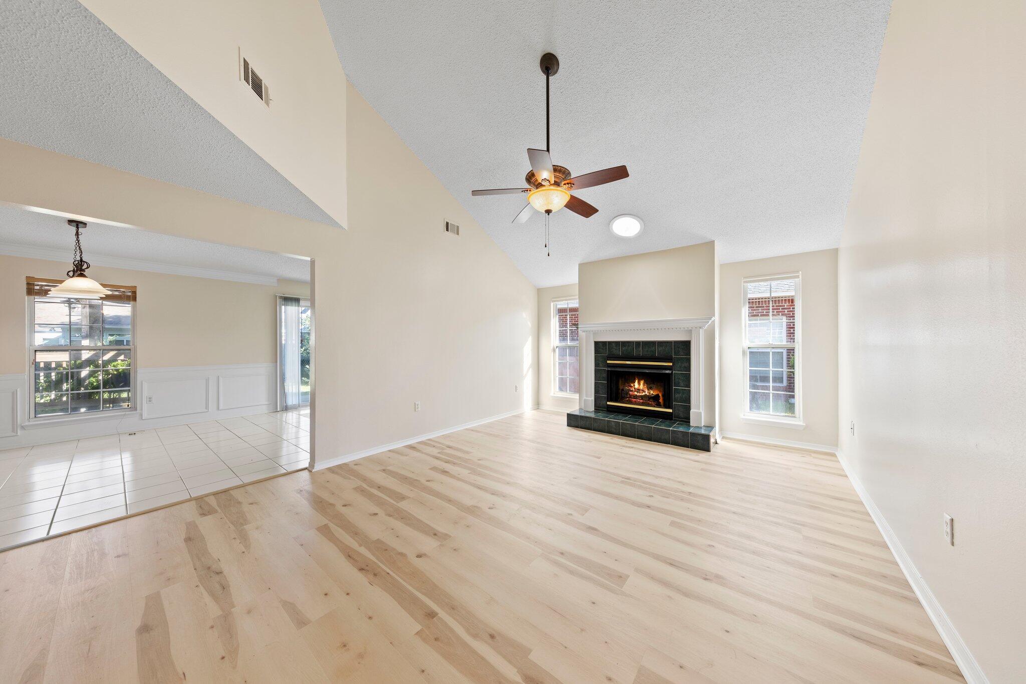 PARKWOOD COVE AT BLUEWATER BAY - Residential Lease