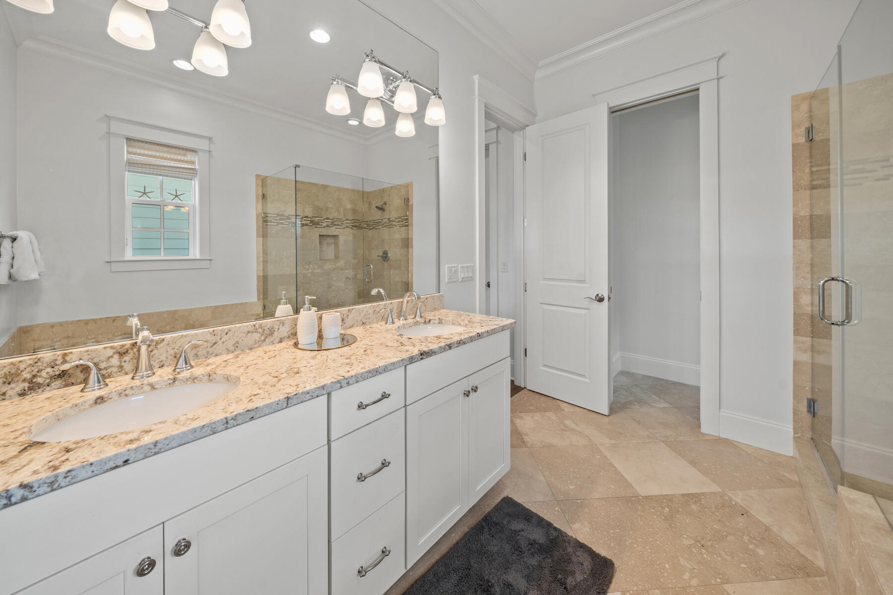 LAKESIDE AT BLUE MOUNTAIN BEACH. - Residential