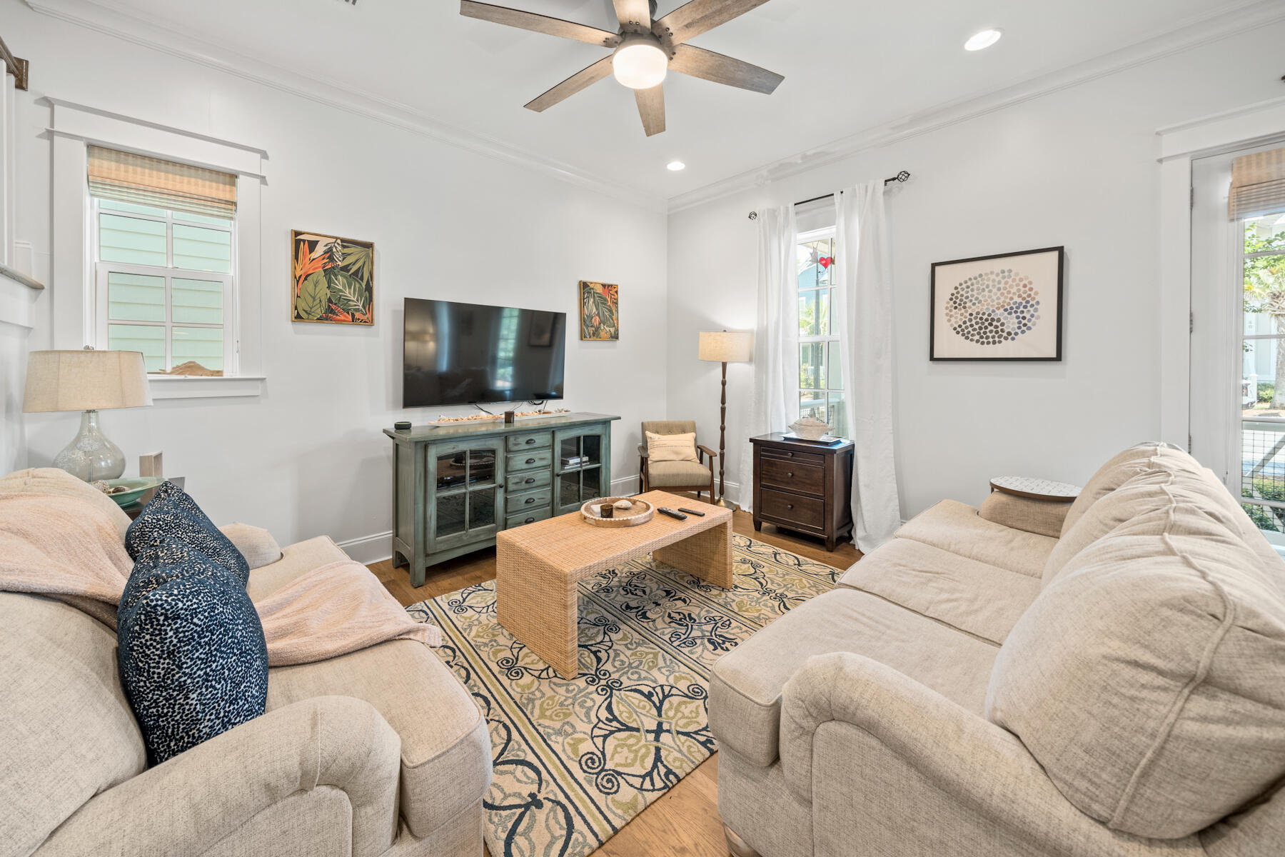 LAKESIDE AT BLUE MOUNTAIN BEACH. - Residential