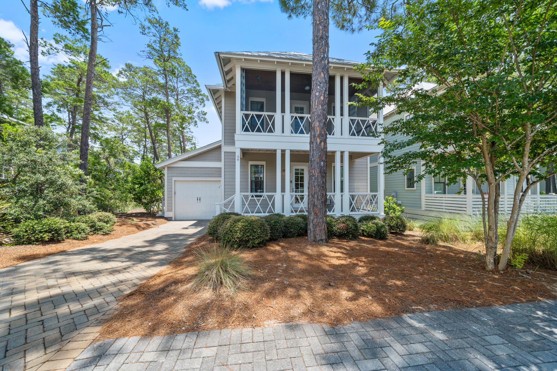 LAKESIDE AT BLUE MOUNTAIN BEACH. - Residential