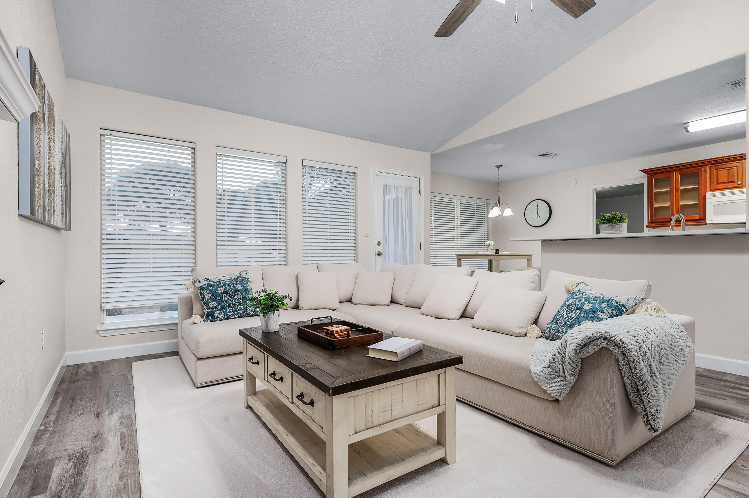 HOLLEY BY THE SEA - Residential