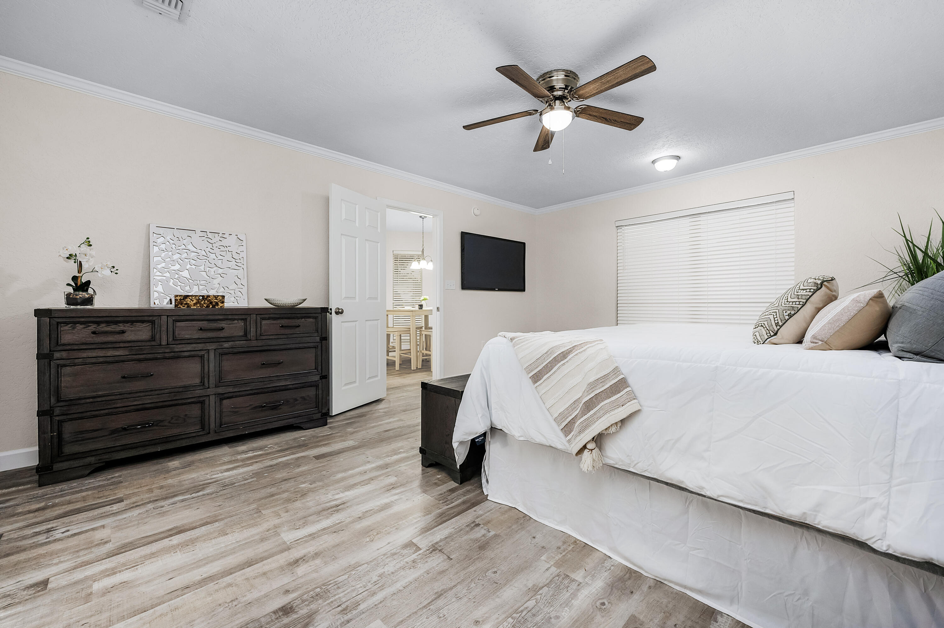 HOLLEY BY THE SEA - Residential