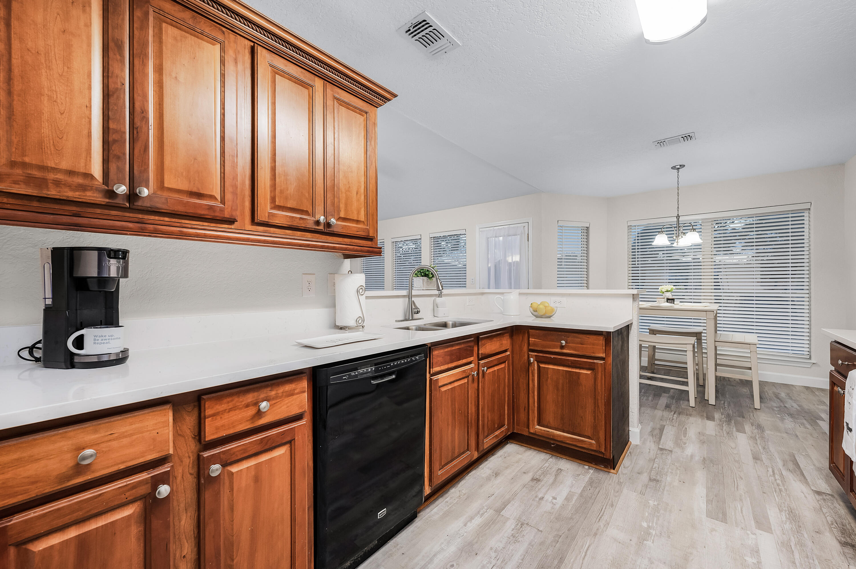 HOLLEY BY THE SEA - Residential