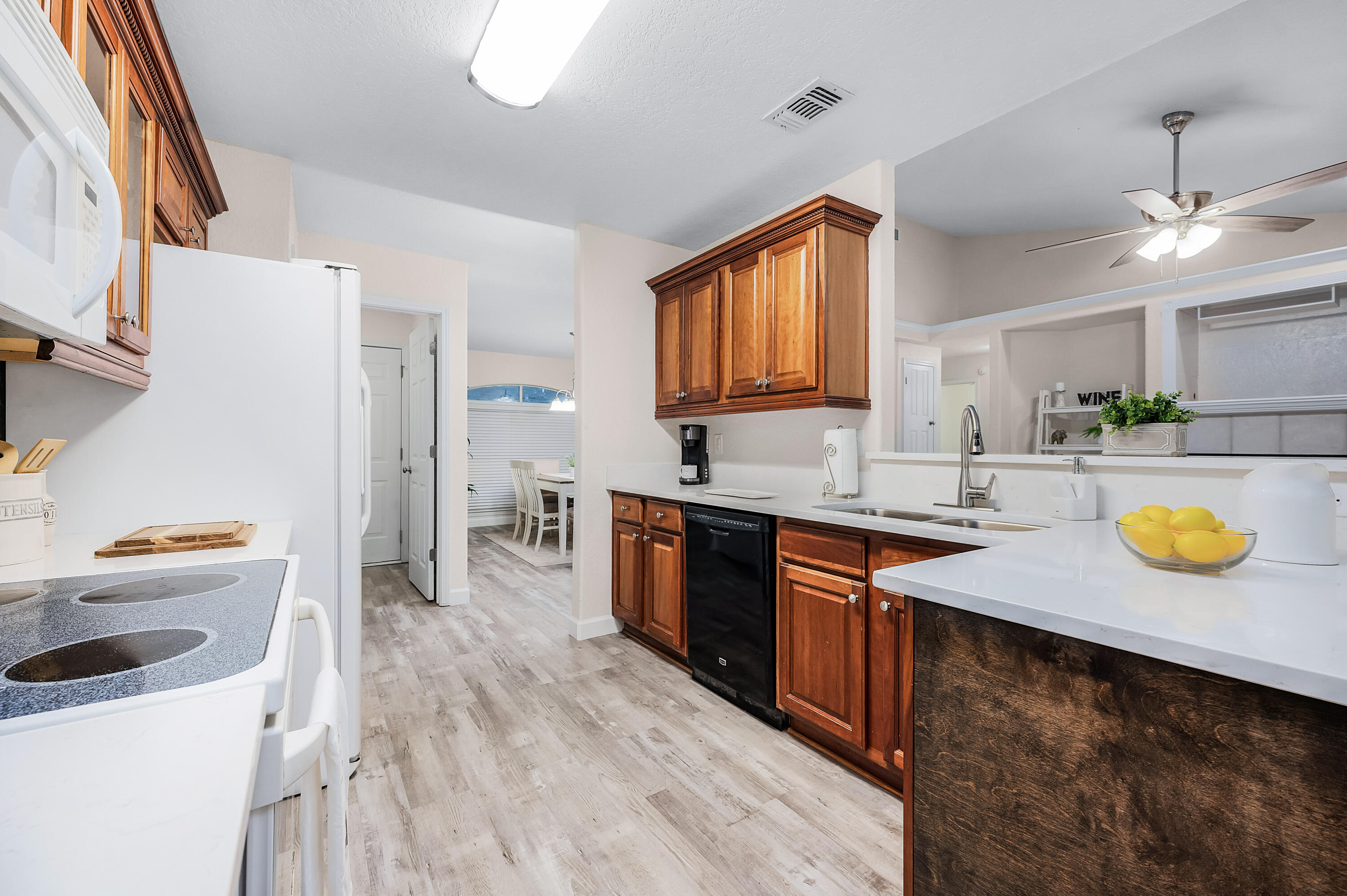 HOLLEY BY THE SEA - Residential
