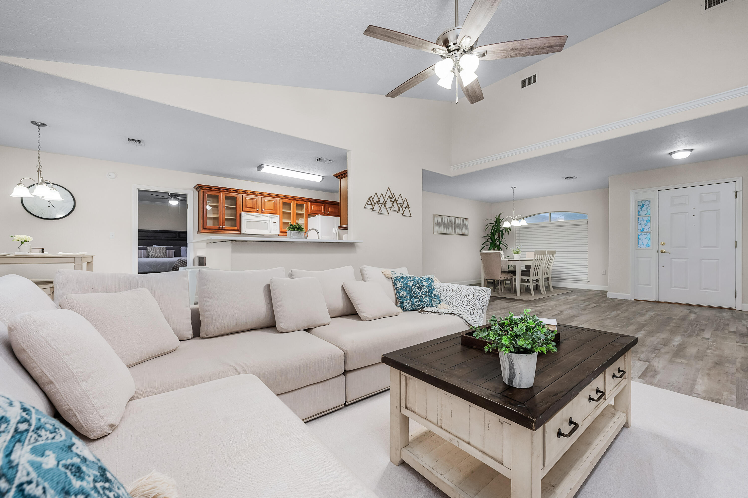 HOLLEY BY THE SEA - Residential