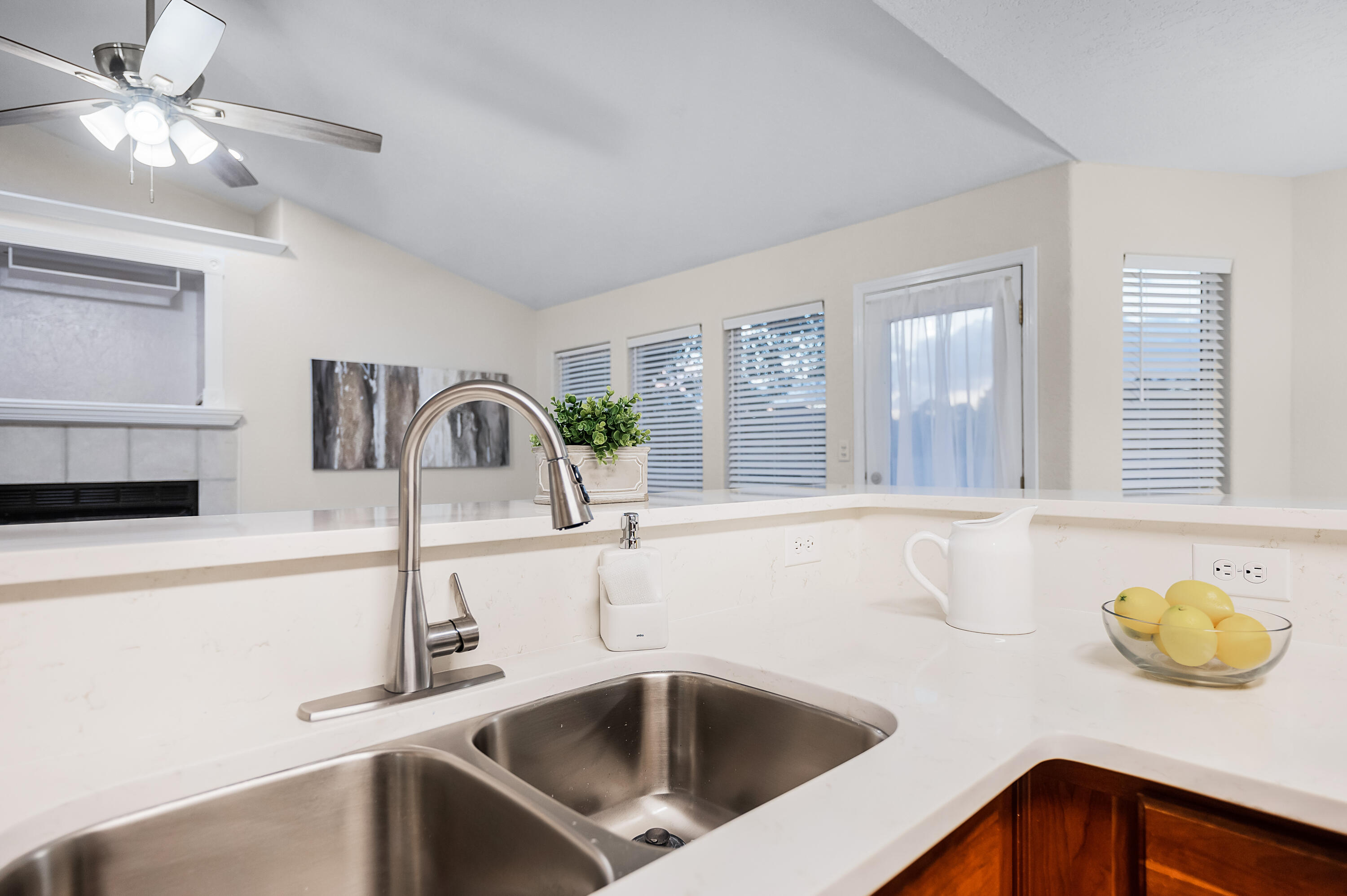 HOLLEY BY THE SEA - Residential