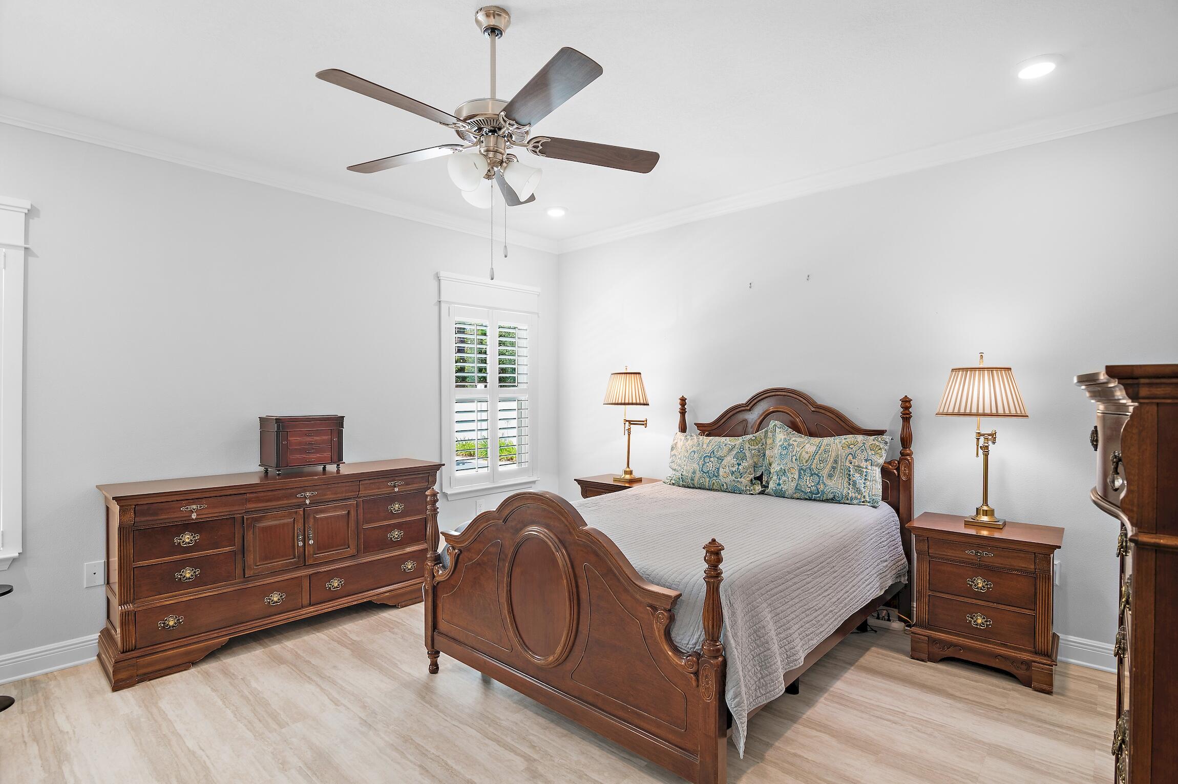 STONEGATE - Residential