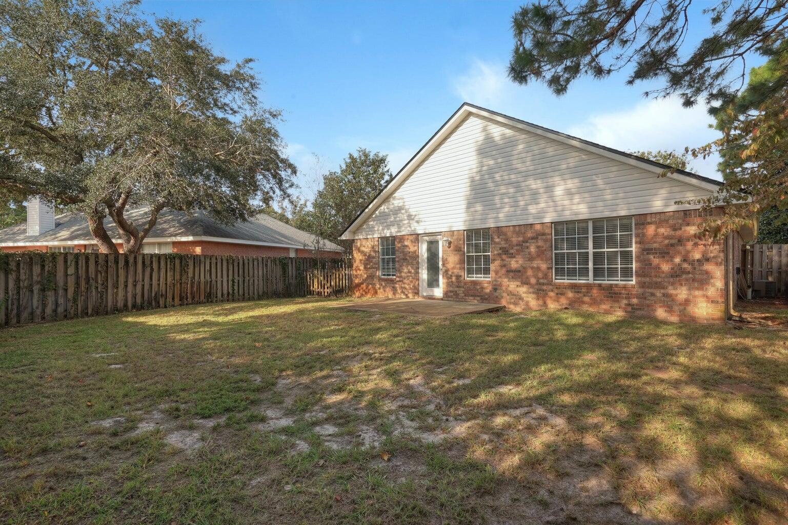 HIDDEN PINES S/D - Residential Lease