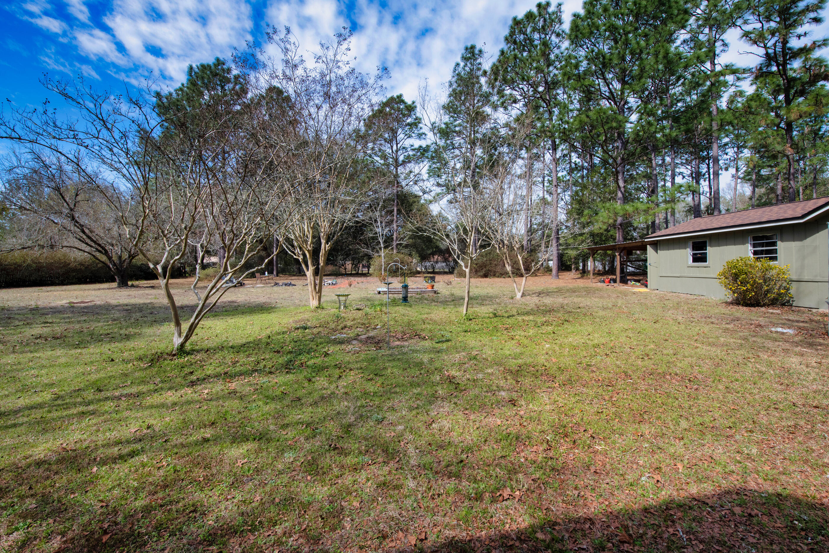 BEG 325.57 FT E & 238.5 FT S NW COR OF NE1/4 OF SW1/4 - Residential