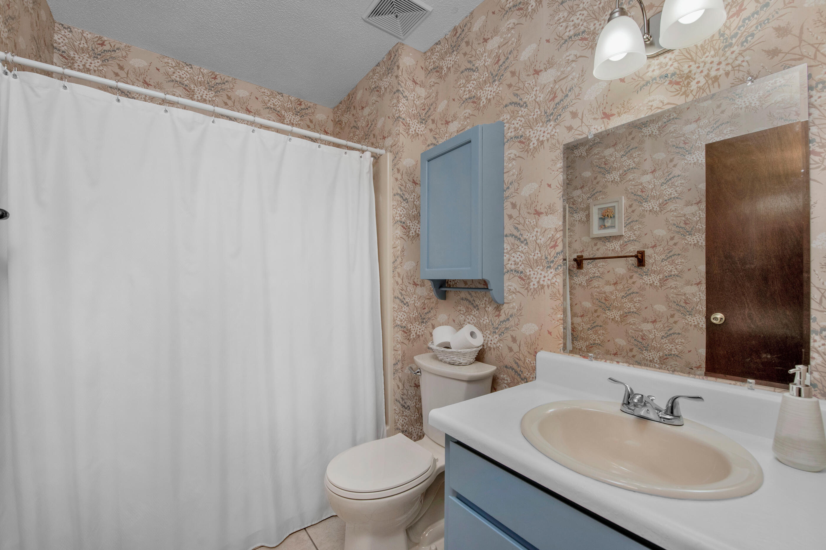 BEG 325.57 FT E & 238.5 FT S NW COR OF NE1/4 OF SW1/4 - Residential