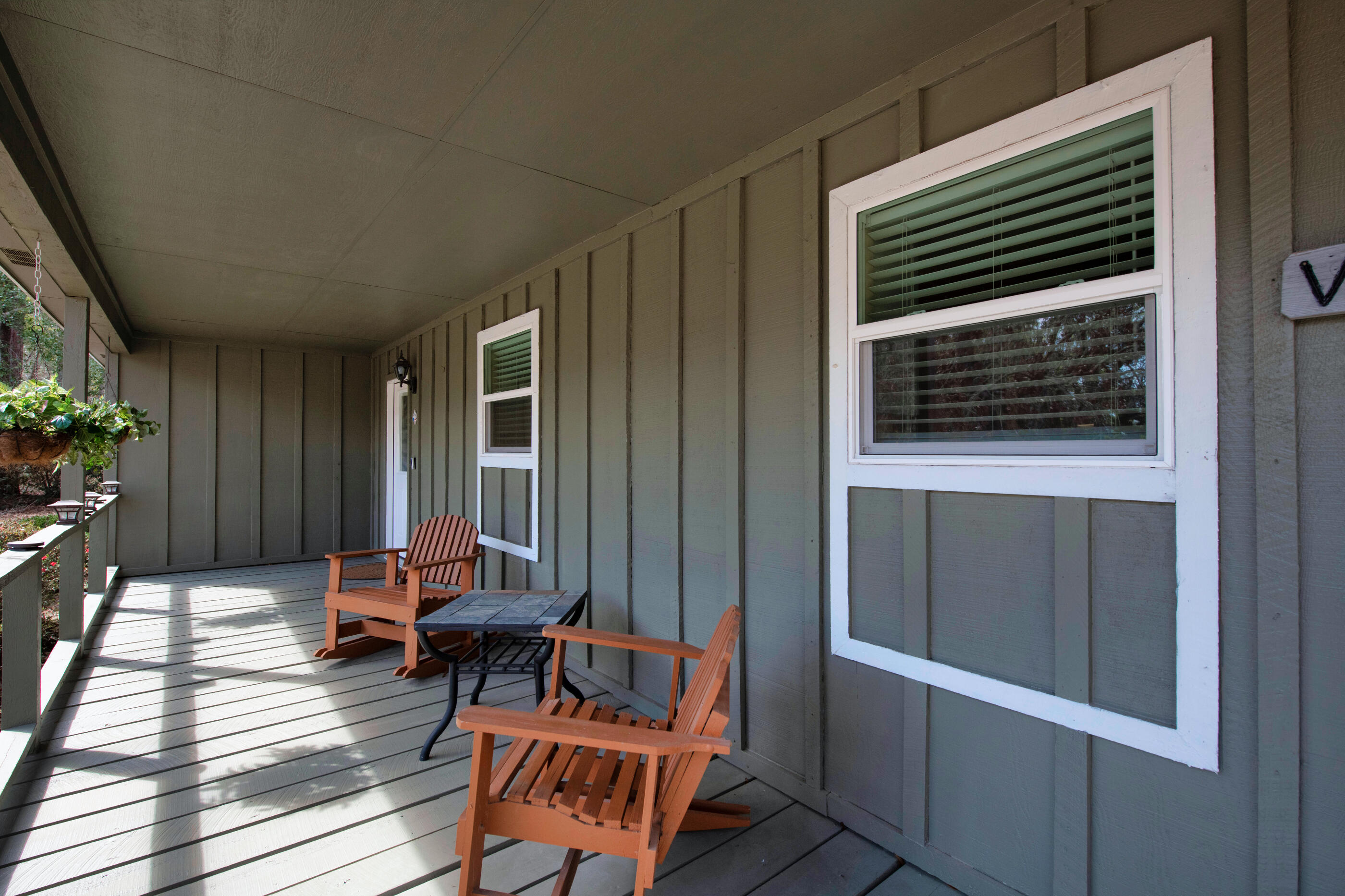 BEG 325.57 FT E & 238.5 FT S NW COR OF NE1/4 OF SW1/4 - Residential