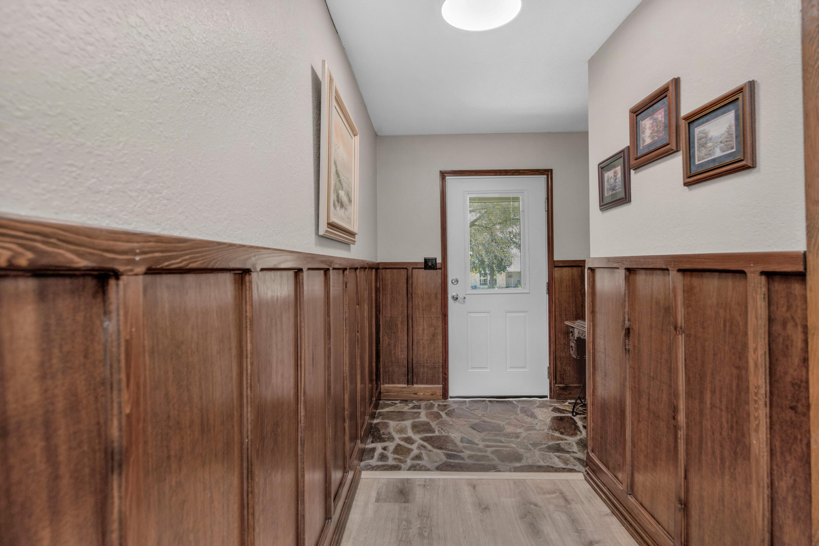 BEG 325.57 FT E & 238.5 FT S NW COR OF NE1/4 OF SW1/4 - Residential