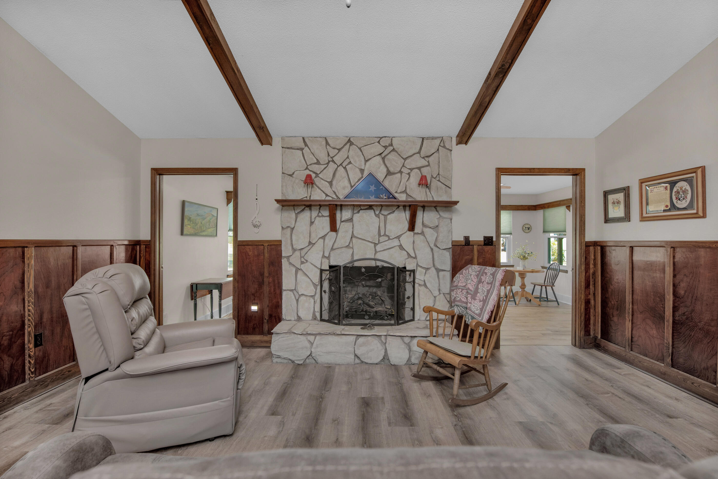 BEG 325.57 FT E & 238.5 FT S NW COR OF NE1/4 OF SW1/4 - Residential