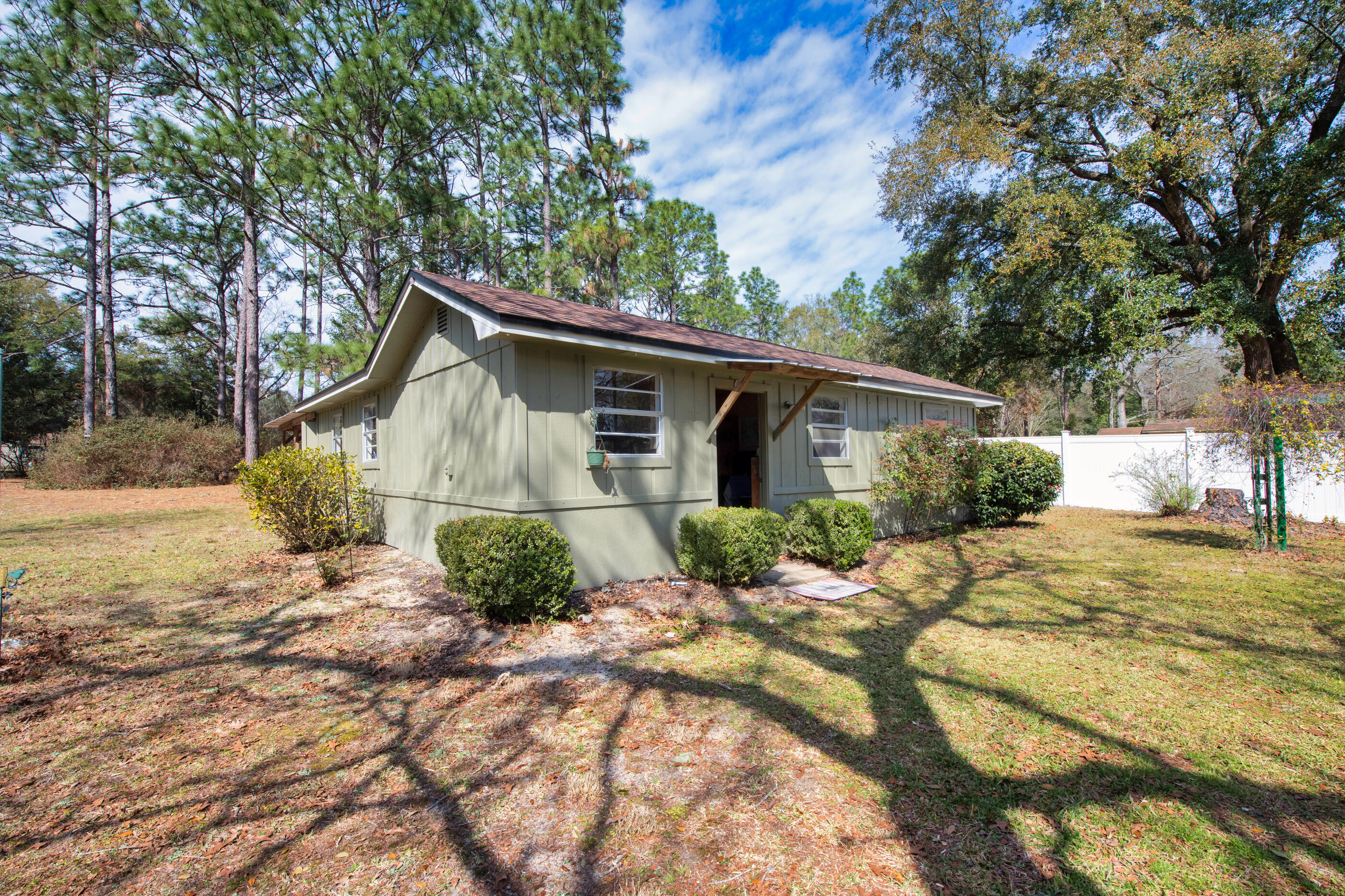 BEG 325.57 FT E & 238.5 FT S NW COR OF NE1/4 OF SW1/4 - Residential