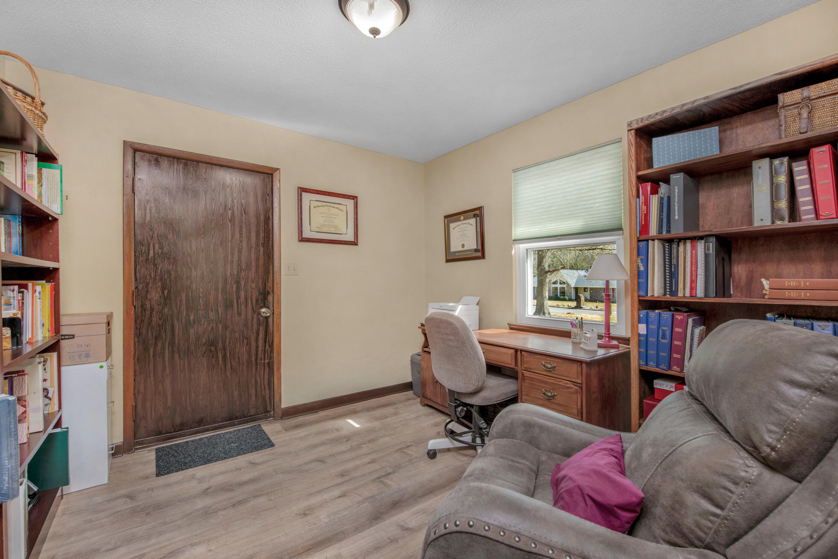 BEG 325.57 FT E & 238.5 FT S NW COR OF NE1/4 OF SW1/4 - Residential