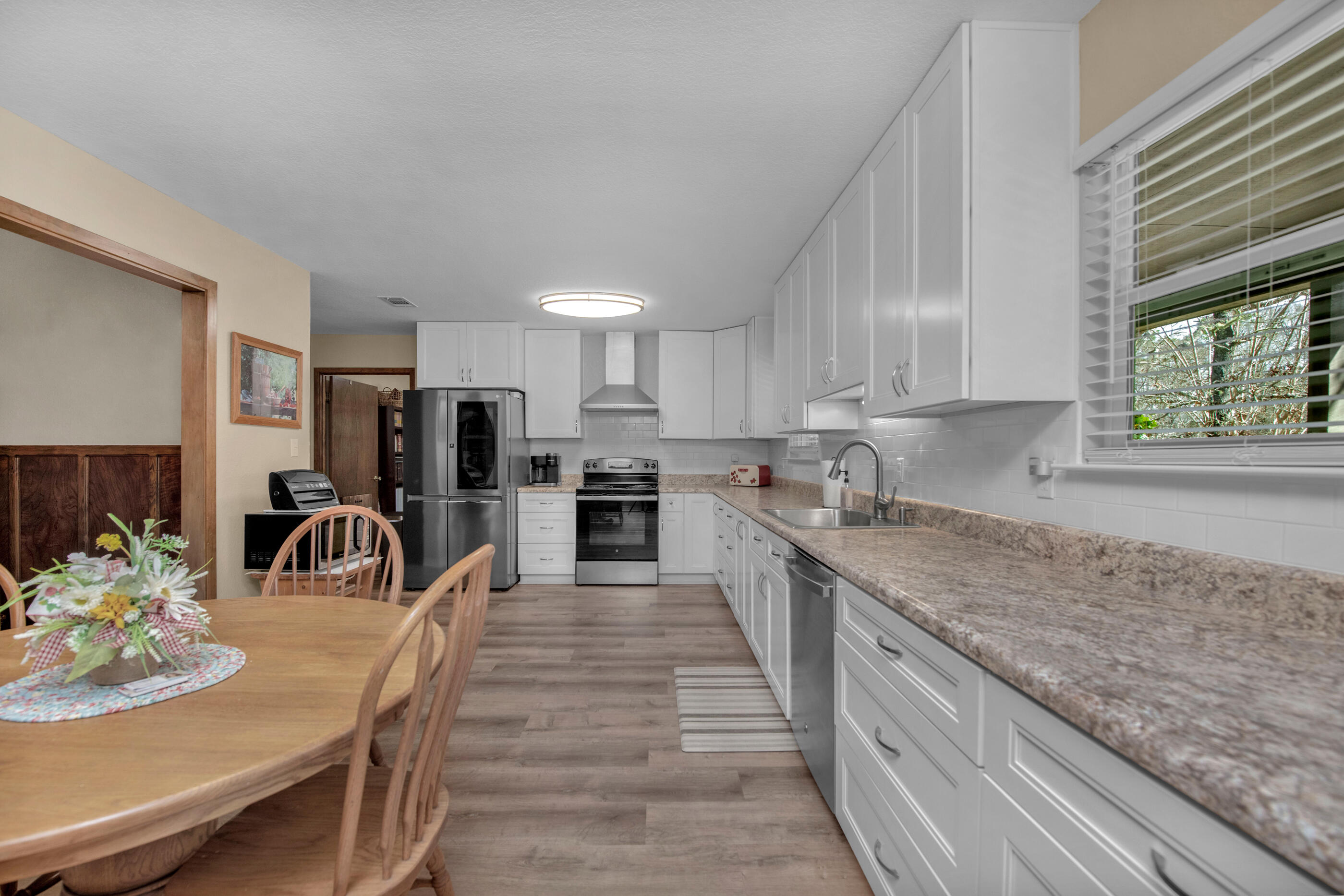 BEG 325.57 FT E & 238.5 FT S NW COR OF NE1/4 OF SW1/4 - Residential