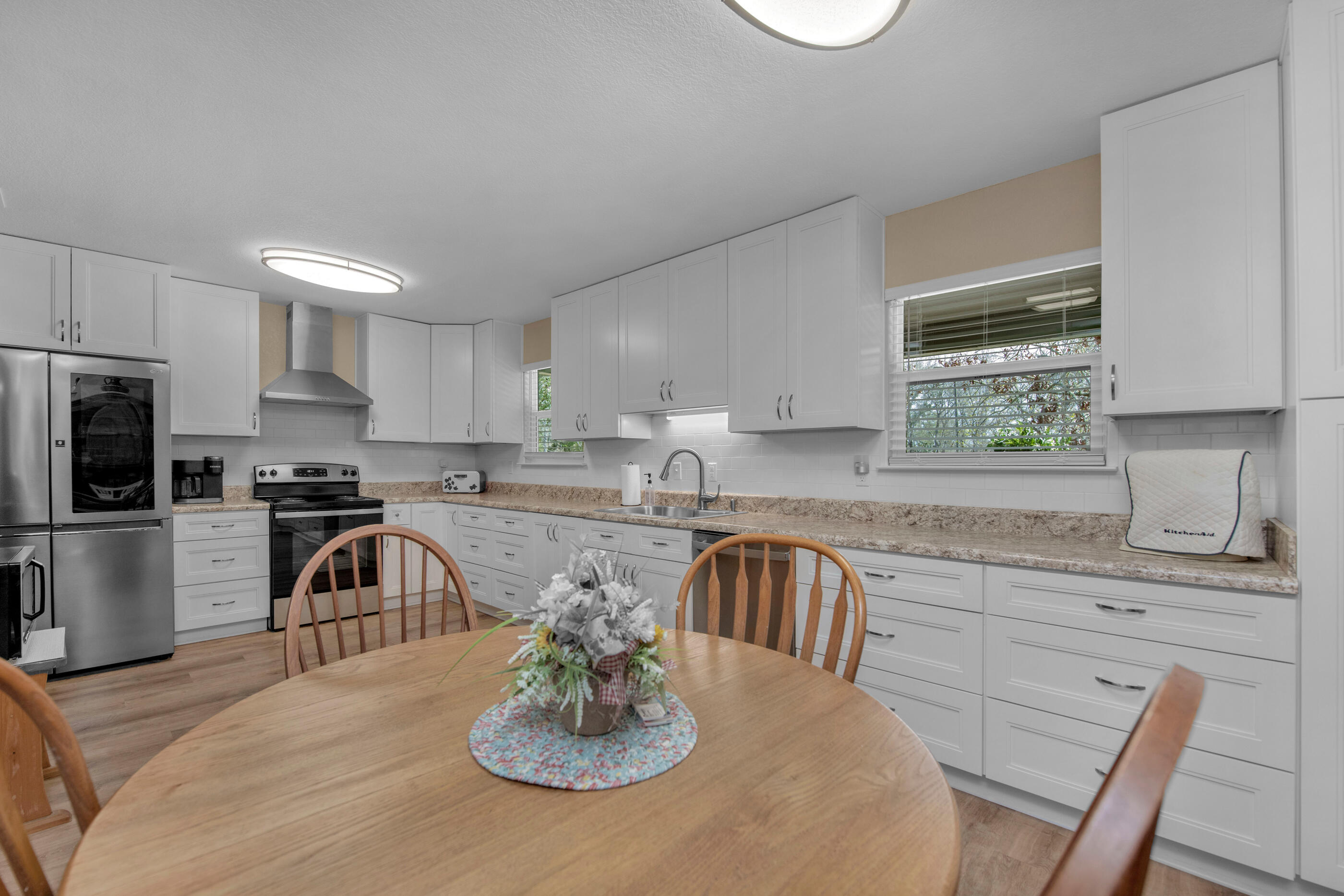 BEG 325.57 FT E & 238.5 FT S NW COR OF NE1/4 OF SW1/4 - Residential