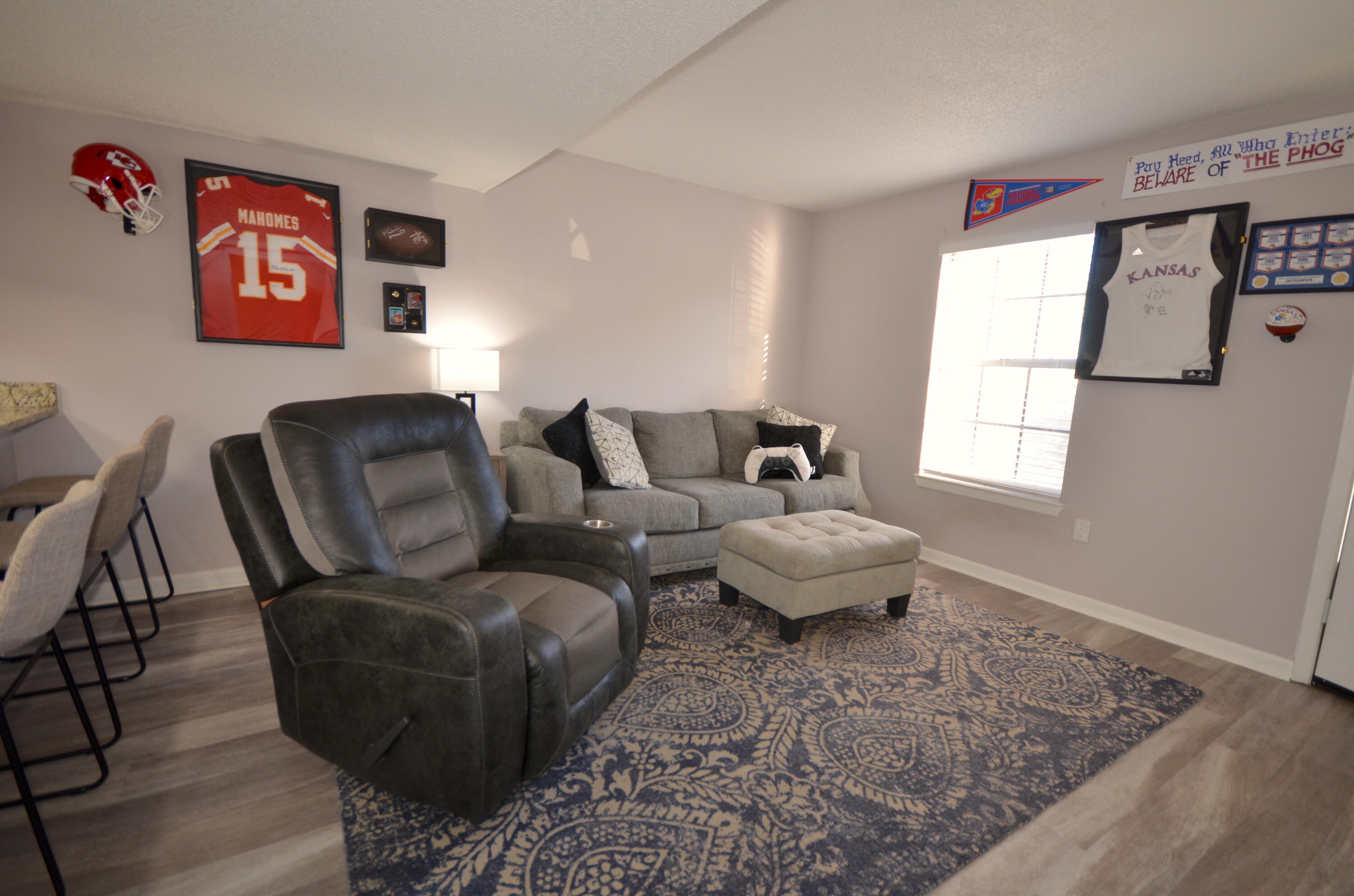 VIKING MANOR PH 1 - Residential