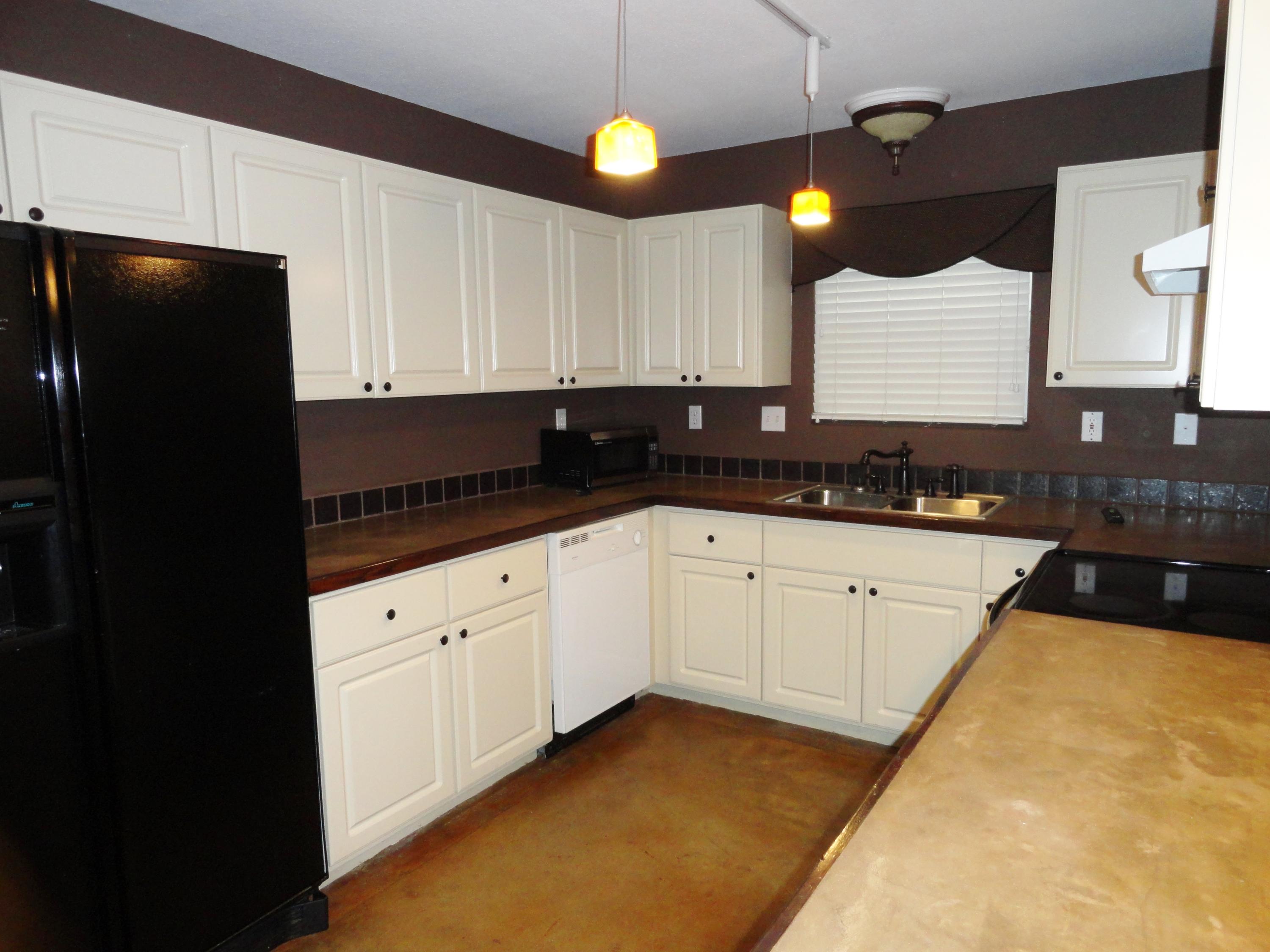 PELICAN PLACE T/H EAST - Residential