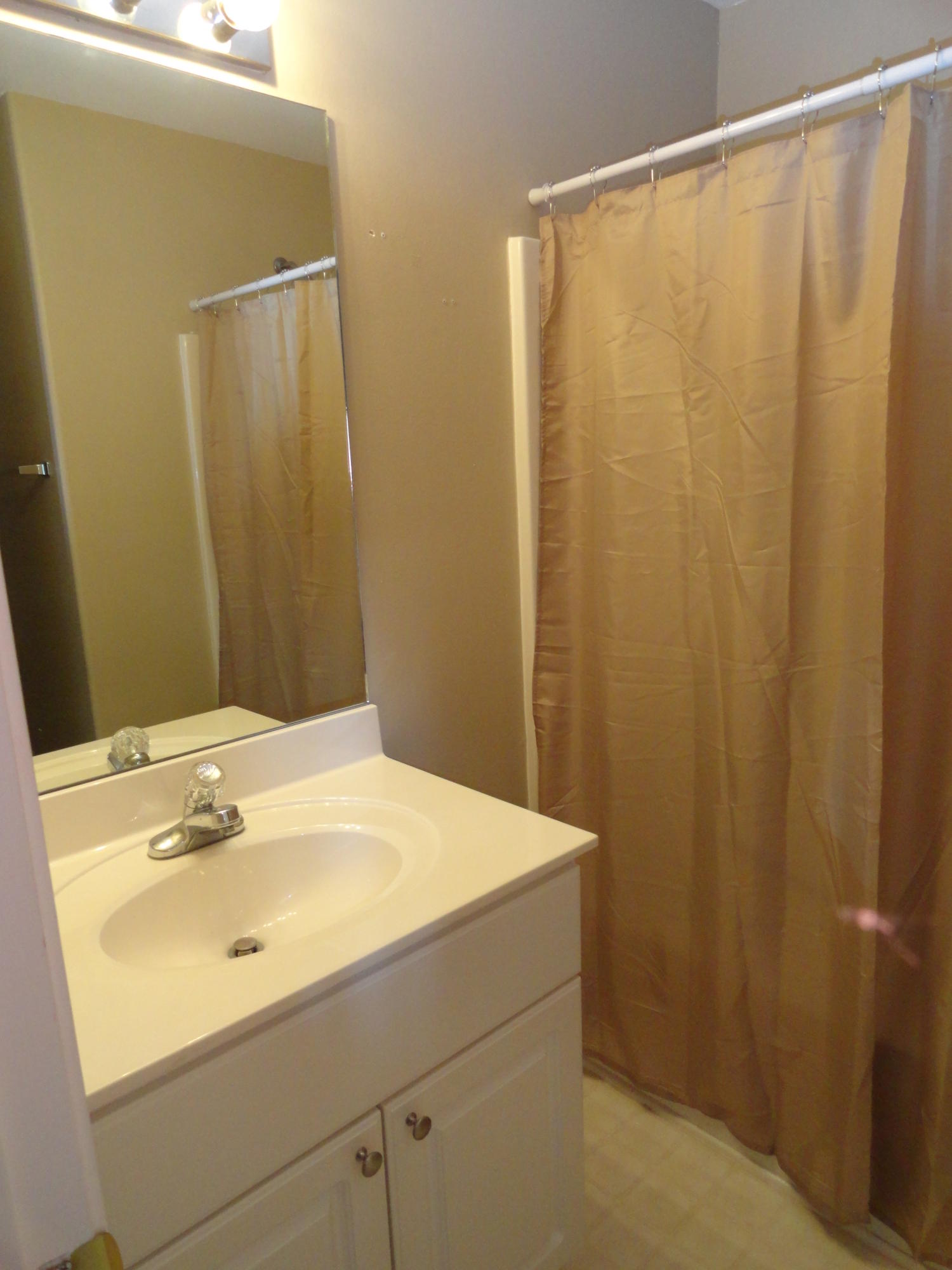 PELICAN PLACE T/H EAST - Residential