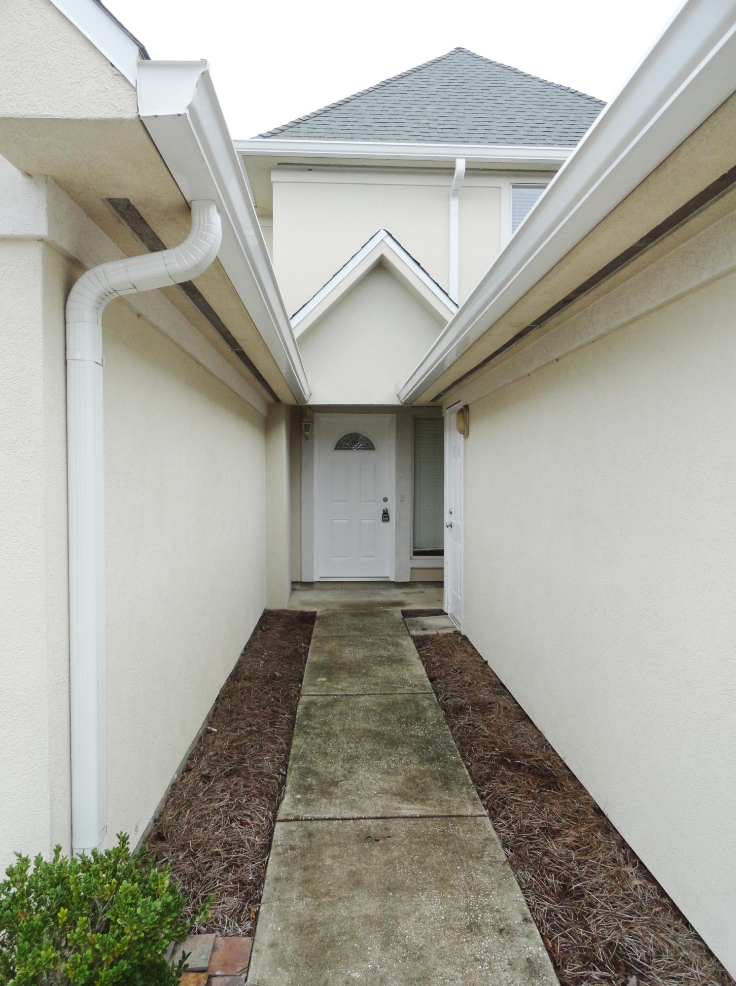 PELICAN PLACE T/H EAST - Residential