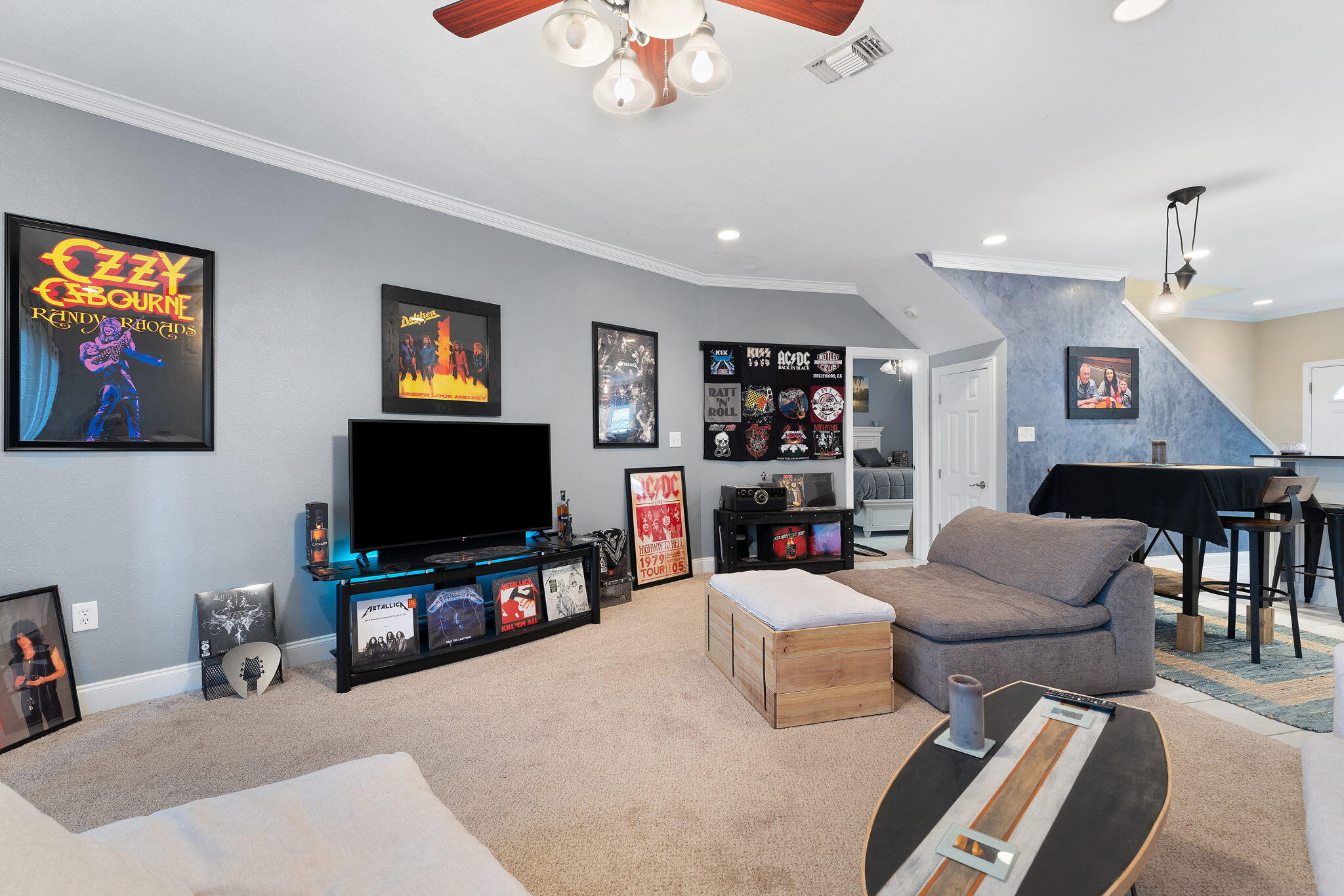 HIDDEN BAY VILLAGE - Residential