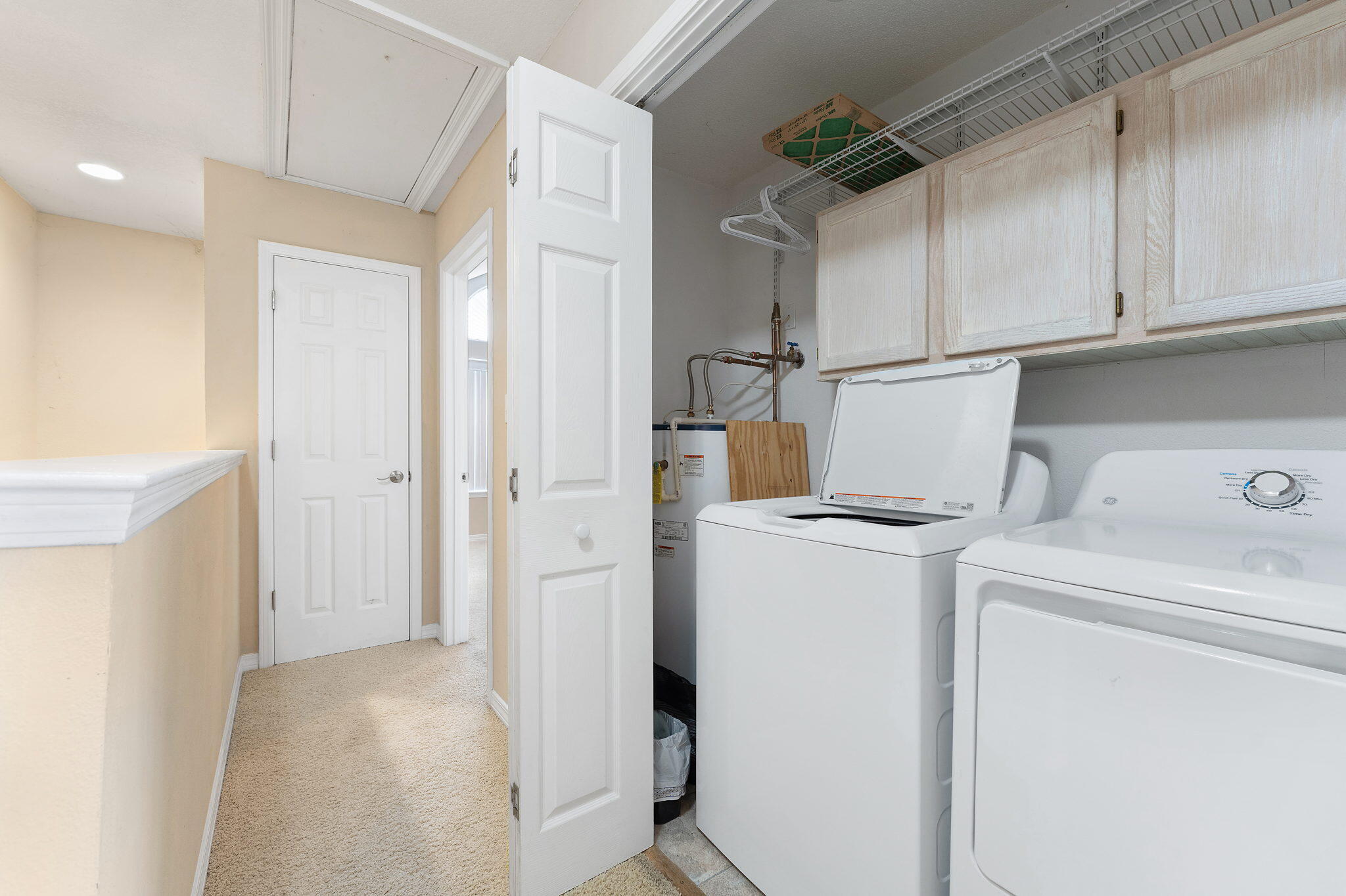 HIDDEN BAY VILLAGE - Residential