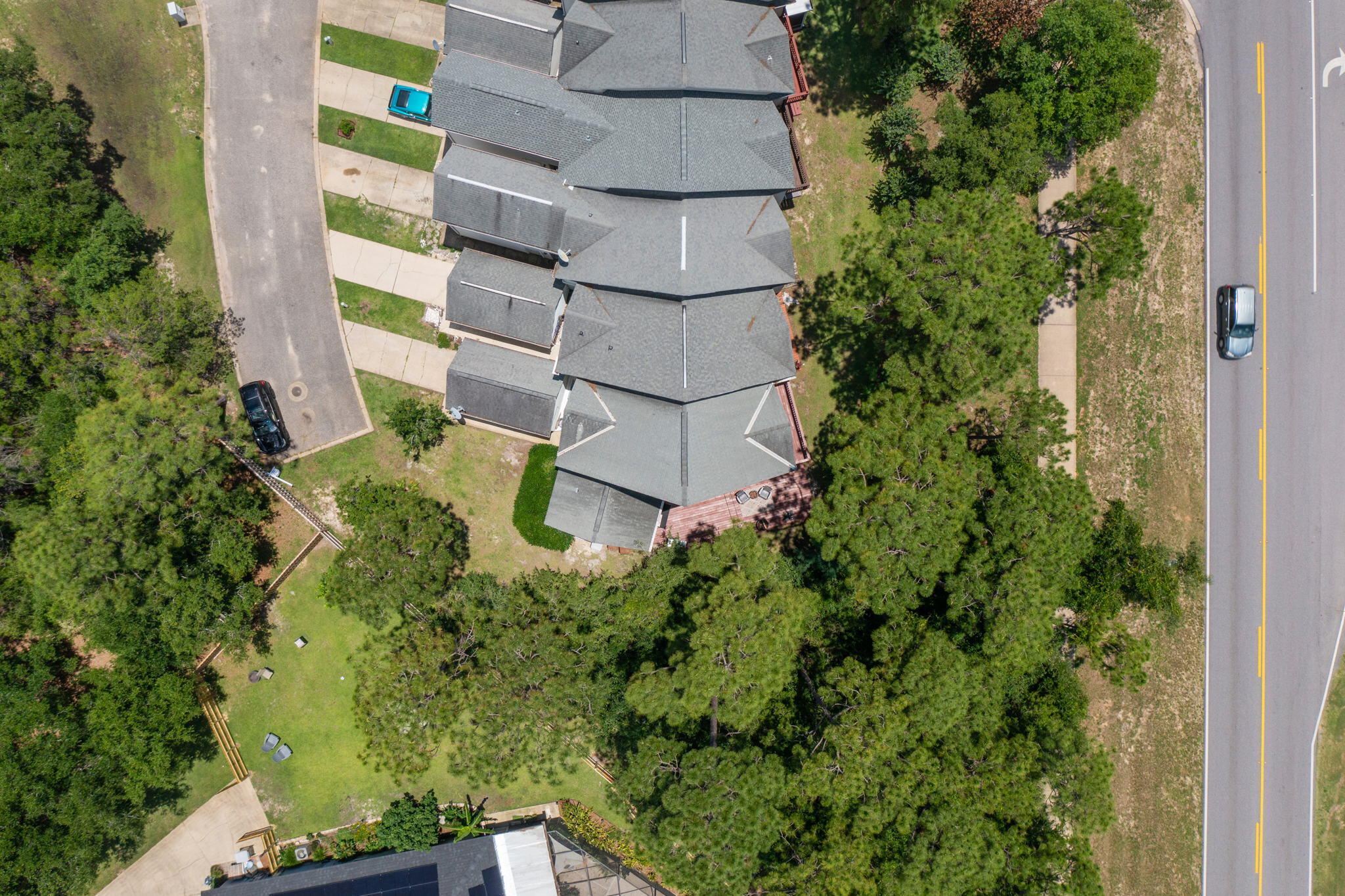 HIDDEN BAY VILLAGE - Residential